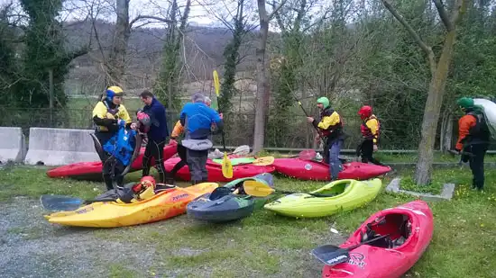 Preparazione per discesa in acqua