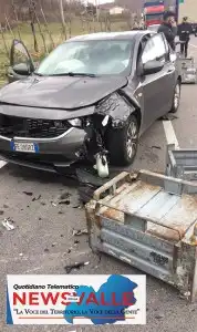 incidente auto coinvolta