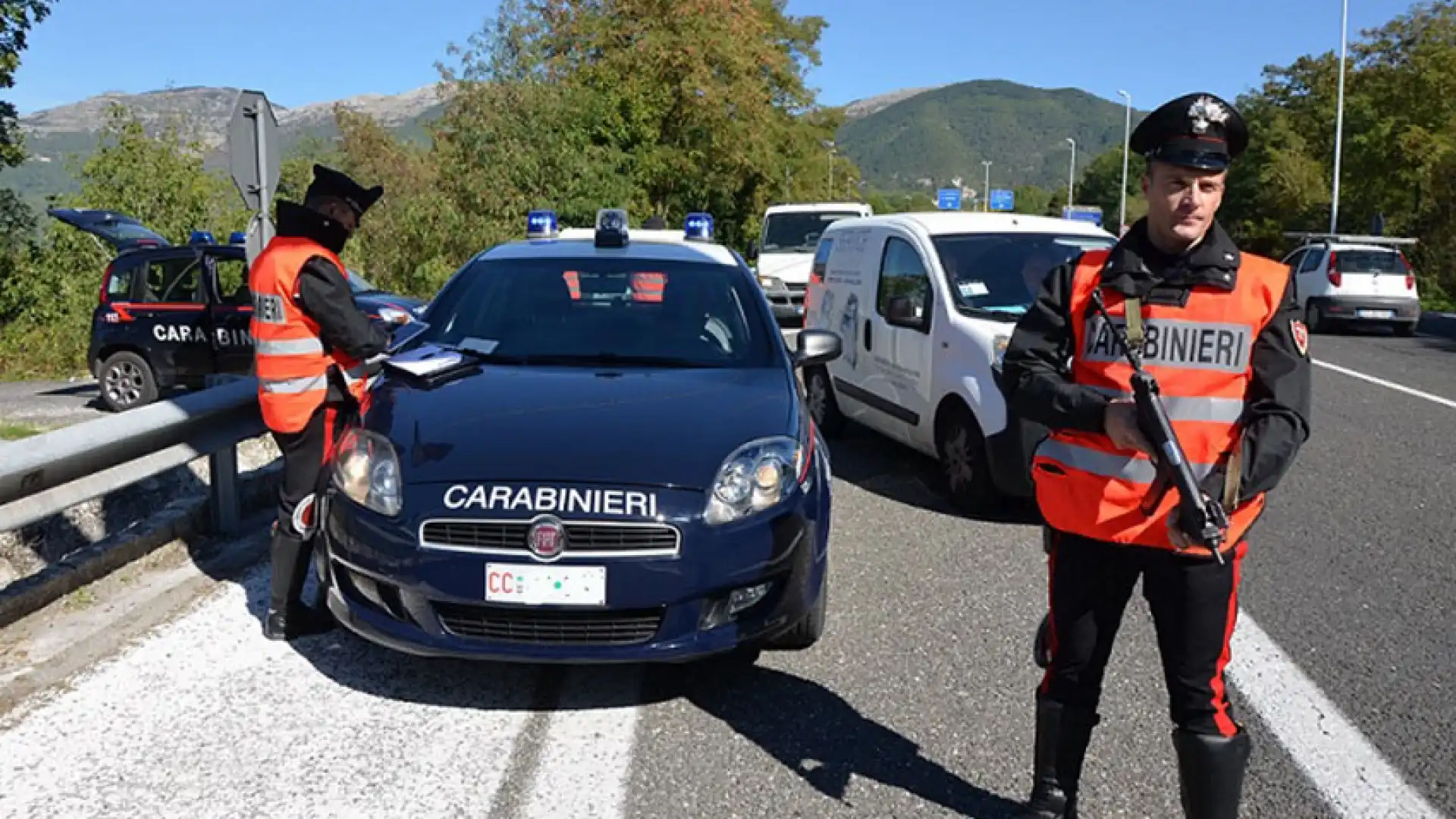 Raffiche di furti nella terra di Lavoro. I cittadini esasperati chiedono maggiori controlli.