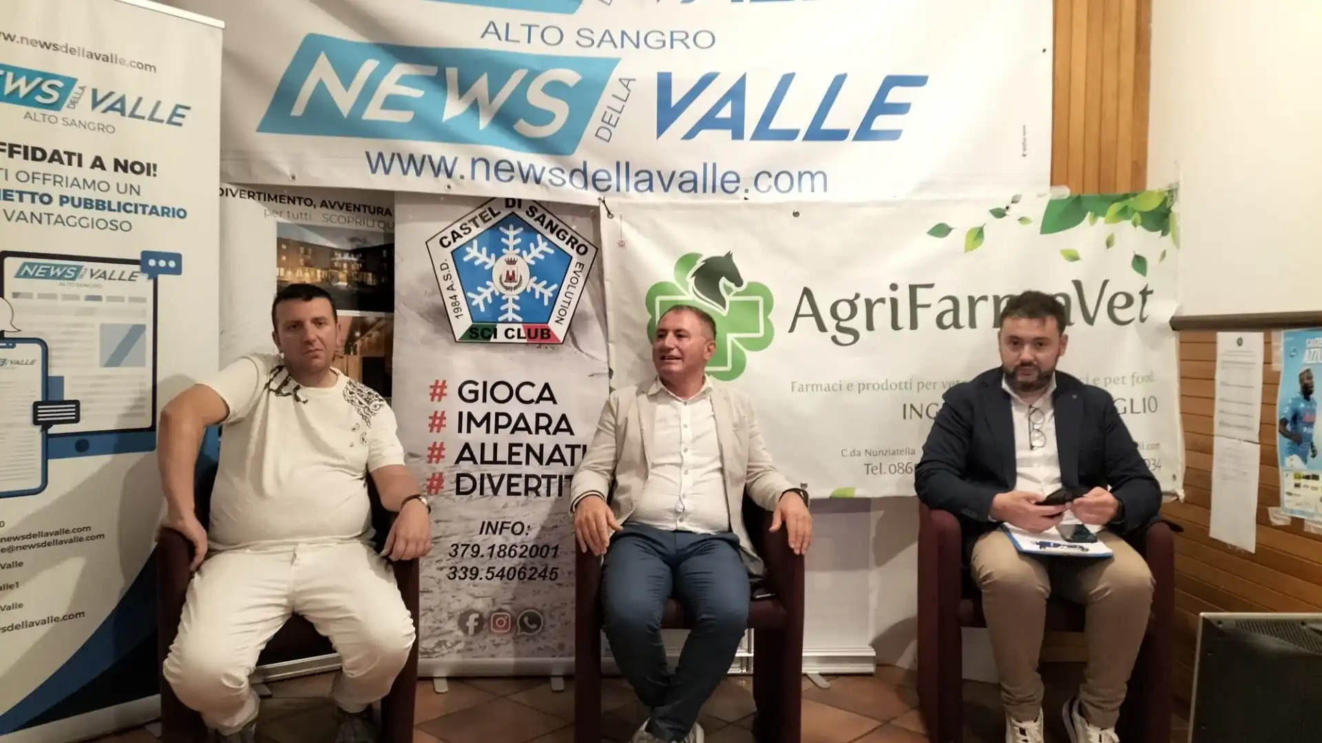 Castello Azzurro: rivedi la prima puntata. Ospite il sindaco Angelo Caruso. Boom di ascolti per il primo appuntamento live.