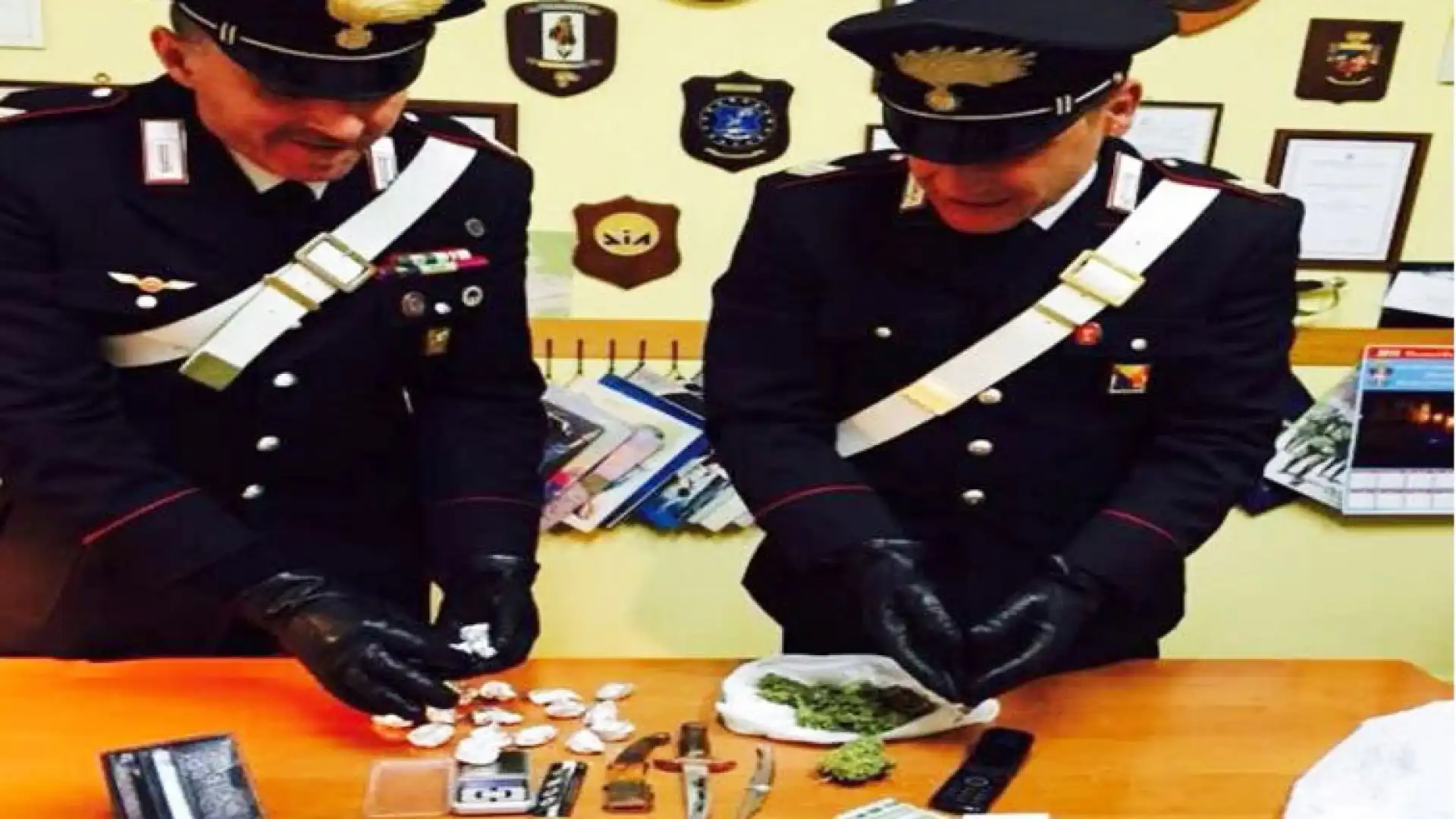 Sesto Campano – Ciorlano: i Carabinieri denunciano un 30enne campano per detenzione di droga. L’Hashish era occultata in una valigia.