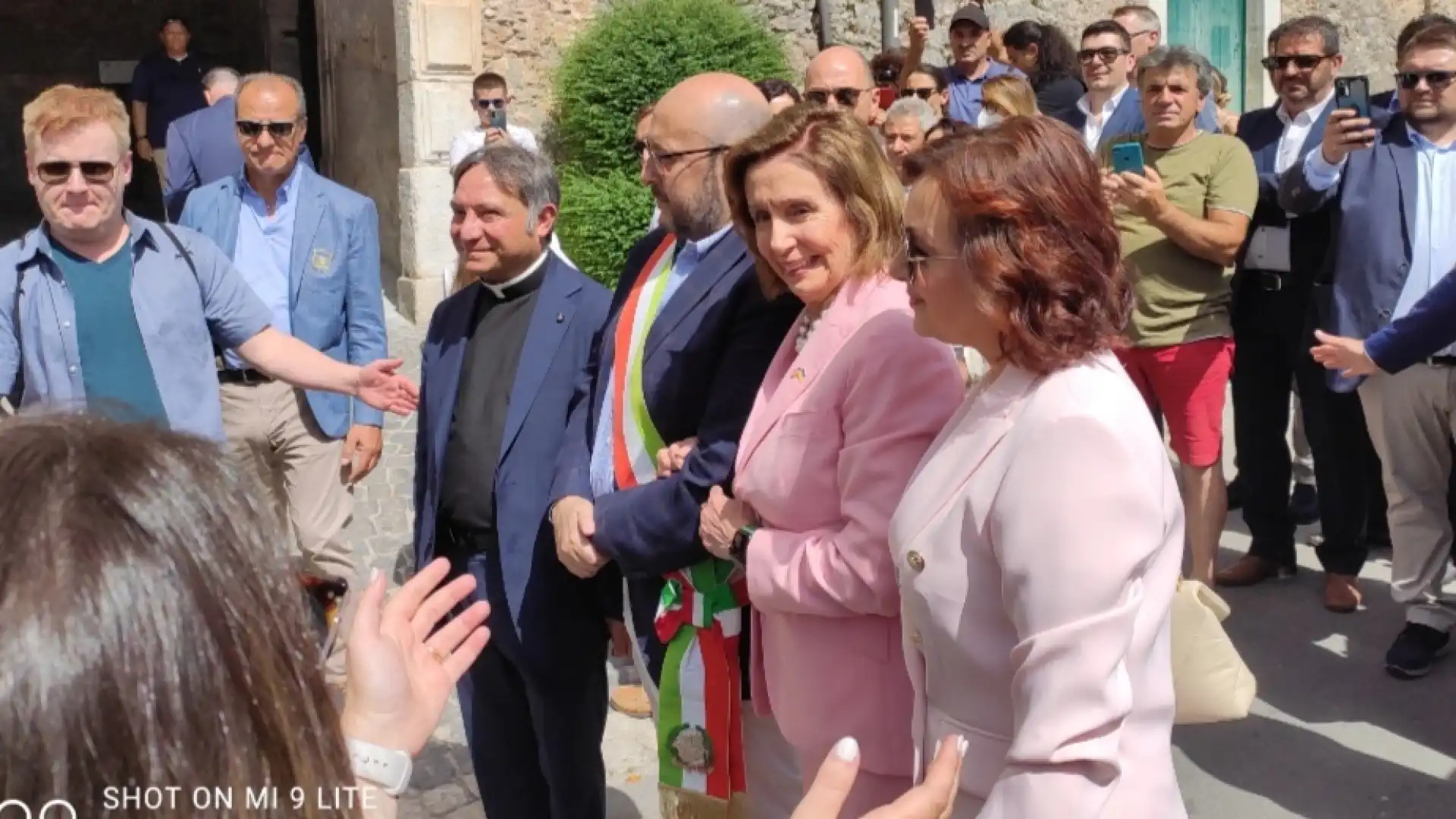 Fornelli: grande accoglienza per Nancy Pelosi. Il sindaco Tedeschi: "Per noi giornata storica".