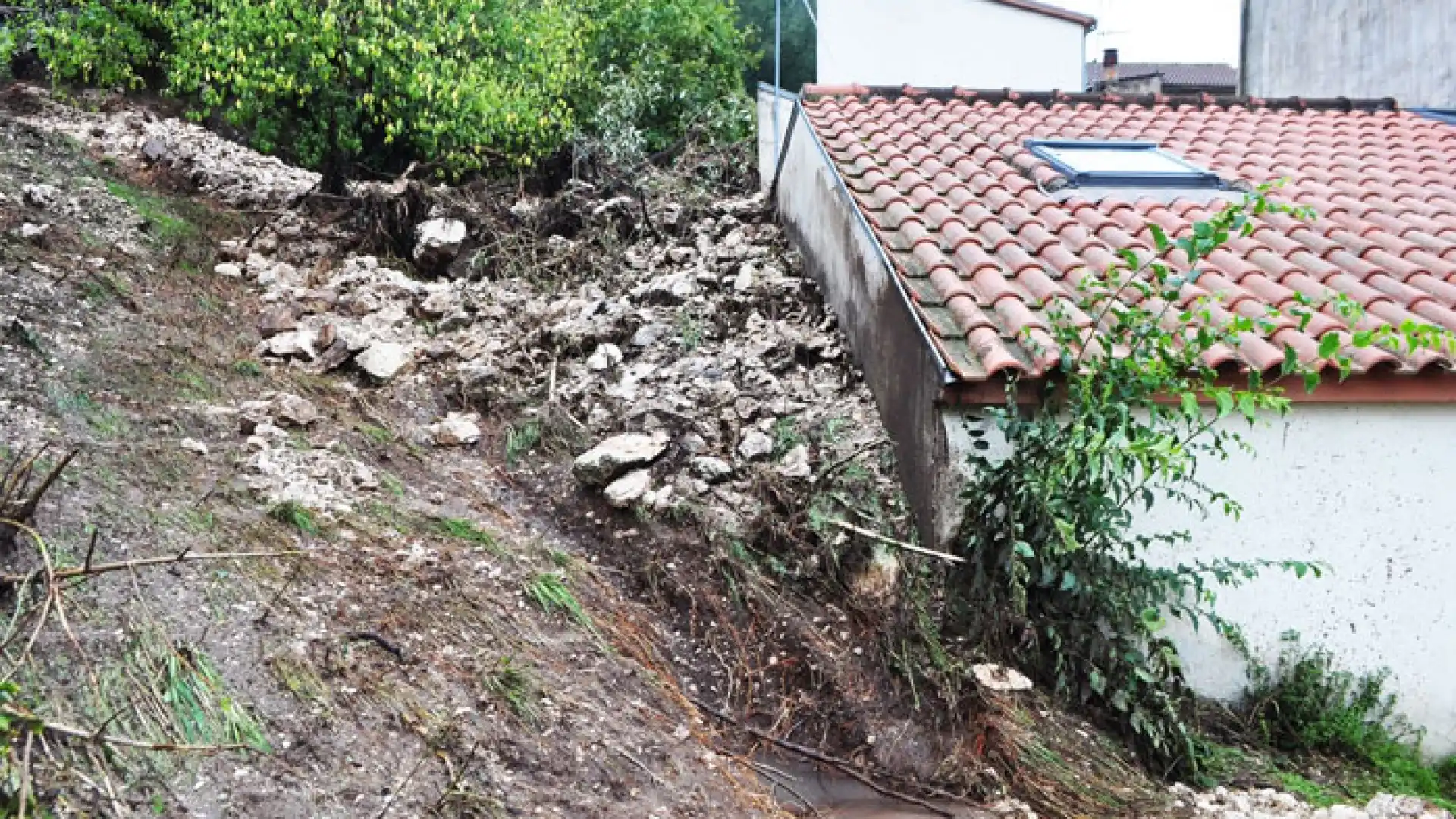 Sesto Campano: frana in località “Taverna”, il comune liquida i lavori di somma urgenza. Il versante roccioso messo completamente in sicurezza.