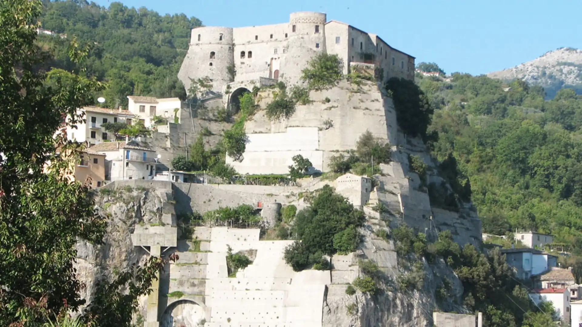 Cerro al Volturno: il Consiglio comunale si schiera a difesa della Corte di Appello di Campobasso. Approvato anche l’accordo sul piano sociale di zona.