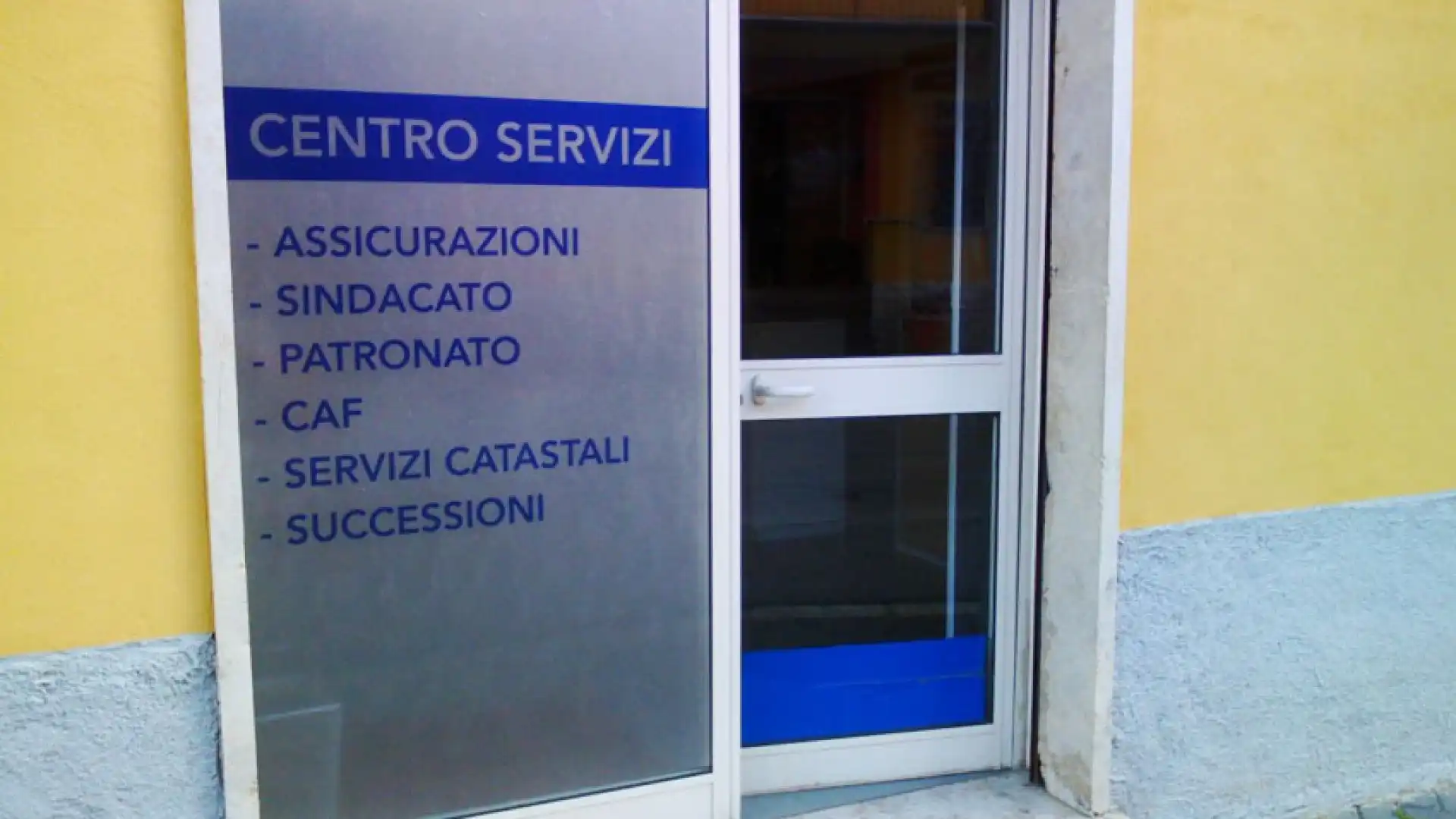 Rocchetta a Volturno: “Centro servizi”, il punto di riferimento di commercianti, cittadini e liberi professionisti. Nella sede di Rocchetta è possibile svolgere pratiche assicurative, Caf, patronato e visure catastali.