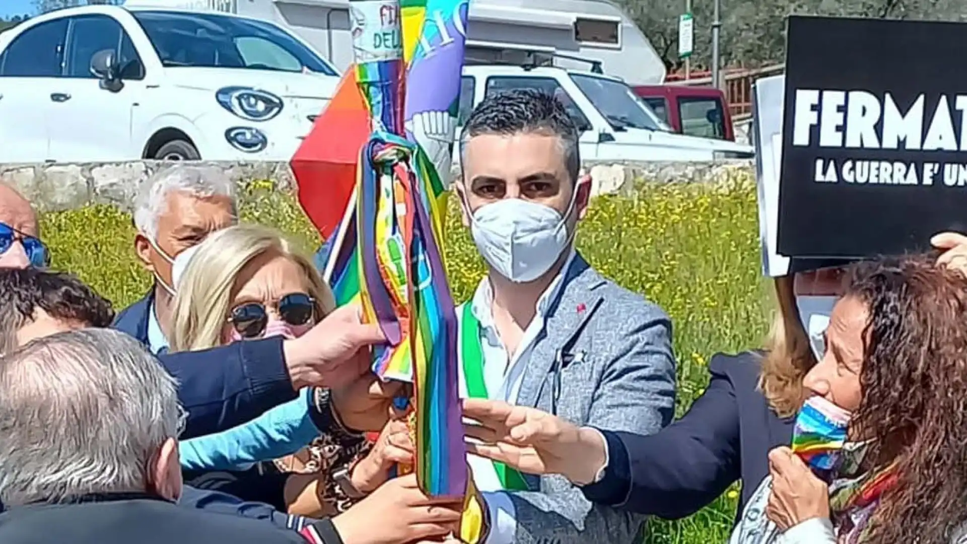 La Fiaccola della Pace con Agnese Ginocchio giunge a Castello del Matese.