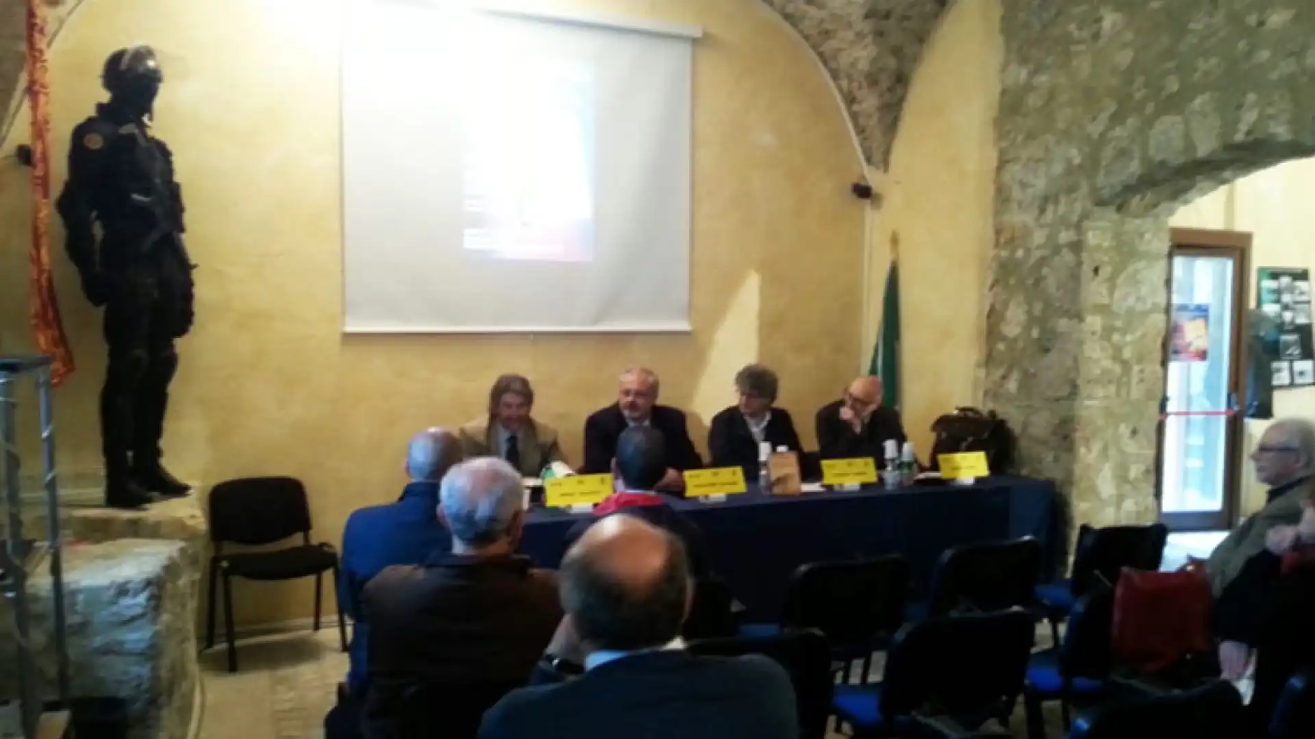 Rocchetta a Volturno: “Il Tarlo”. L’opera di Salvatore Galvano suscita interesse al Museo Internazionale delle Guerre Mondiali. Il military thriller ambientato presso il Ministero della Difesa.