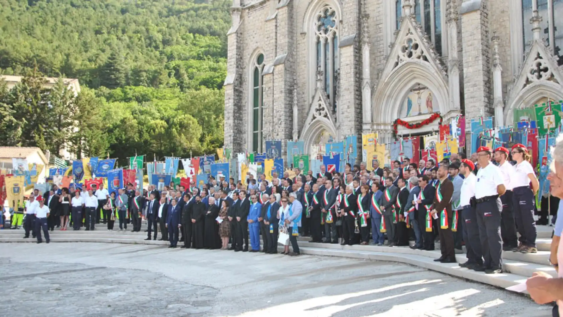 Gli amministratori molisani si ritrovano a Castelpetroso. Riuscito il giubileo voluto dalla Presidenza del Consiglio Regionale.