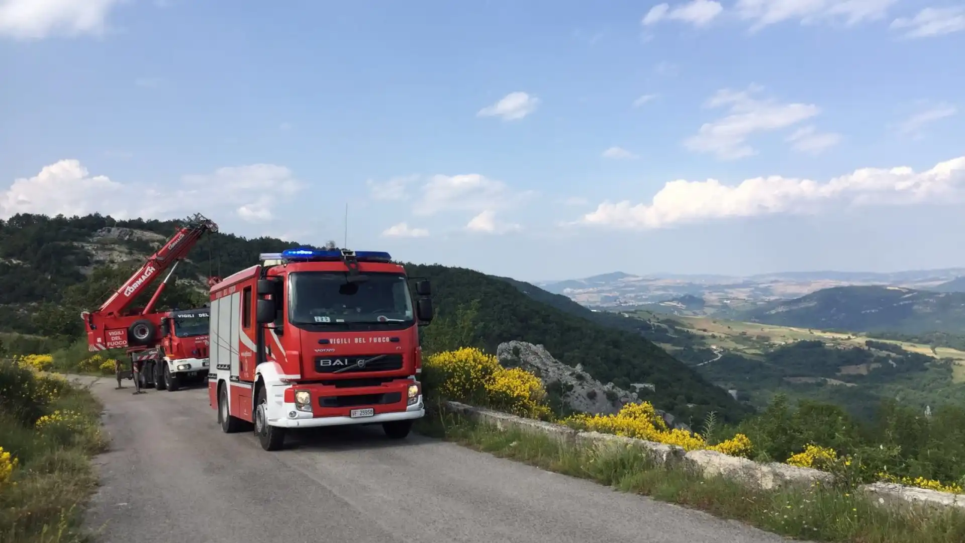 Civitanova del Sannio: i Vigili del Fuoco recuperano mezzo agricolo ribaltato.