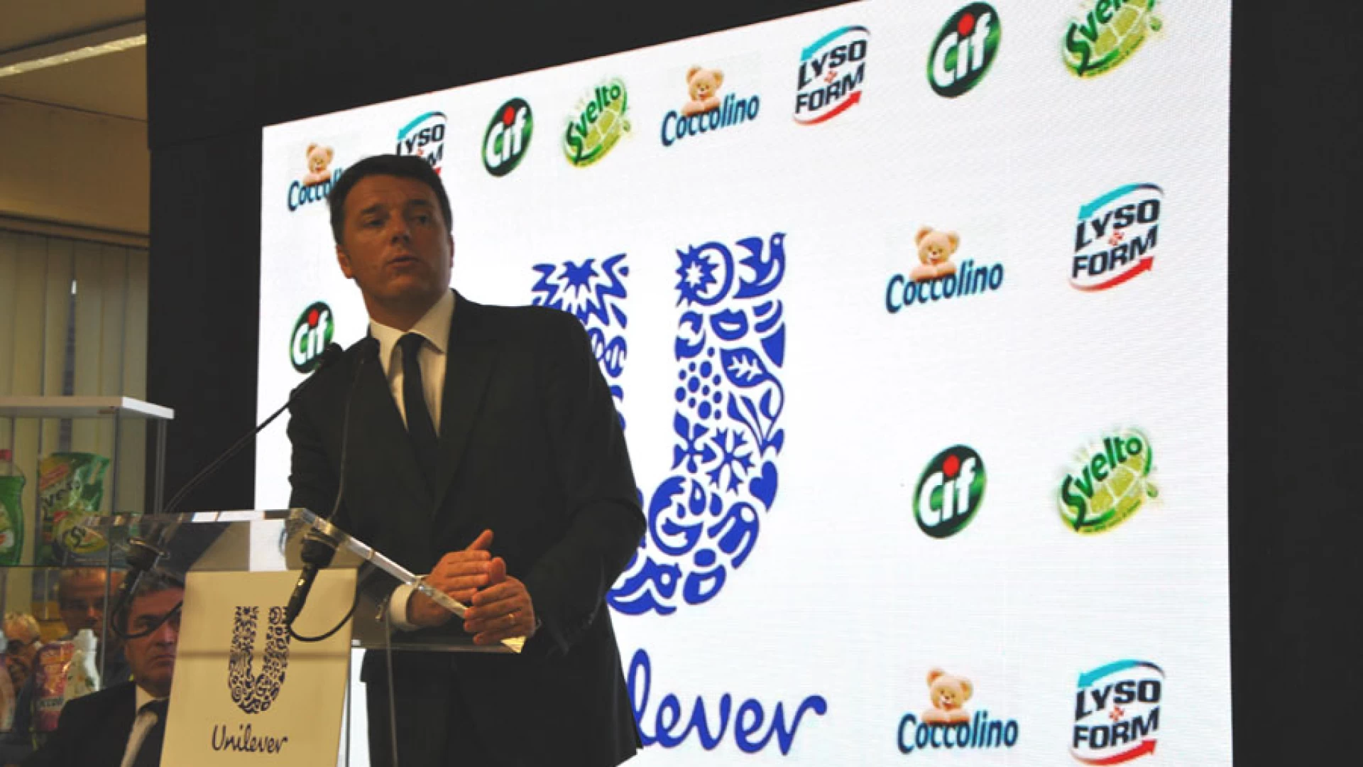 Pozzilli: 727 milioni di euro per ripartire dal Molise. Renzi all’Unilever: “Realtà come questa mi fanno essere orgoglioso dell’Italia”.