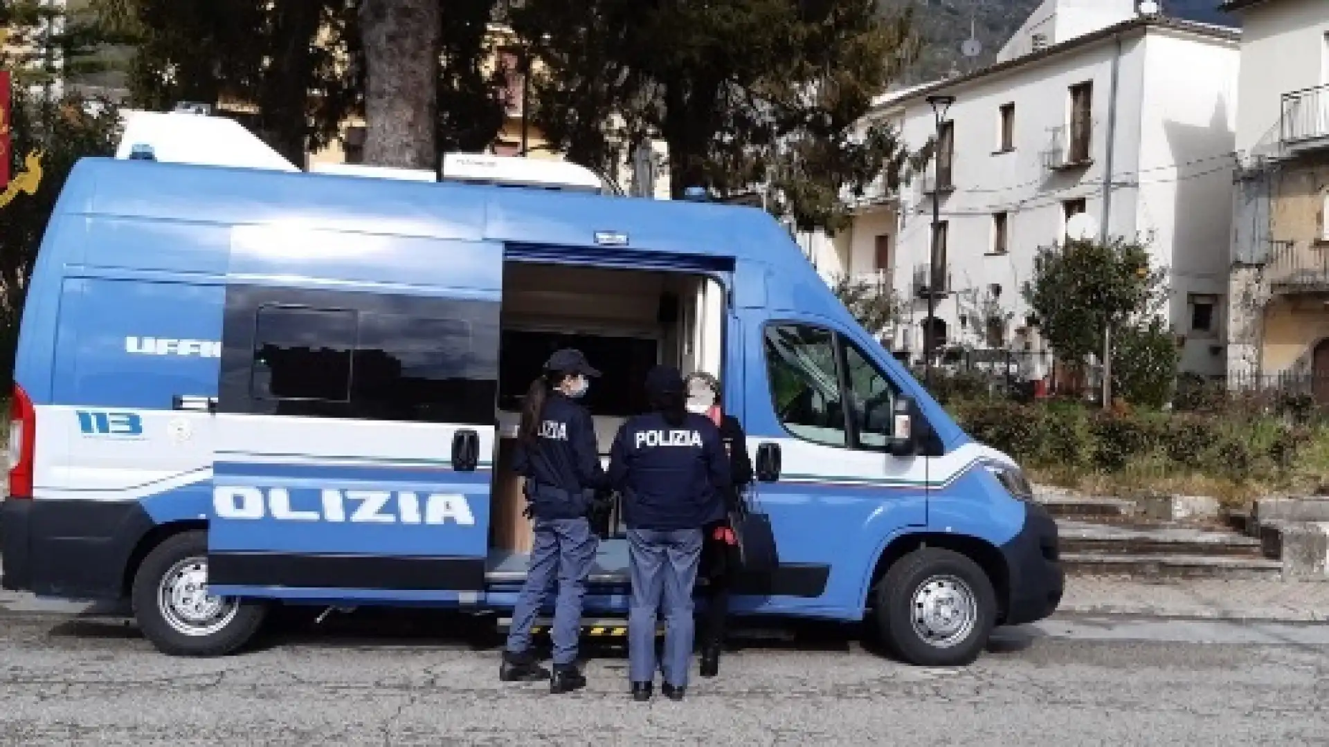 Questo non è amore, questa mattina il Camper della Polizia a Venafro per la campagna di sensibilizzazione contro la violenza sulle donne.