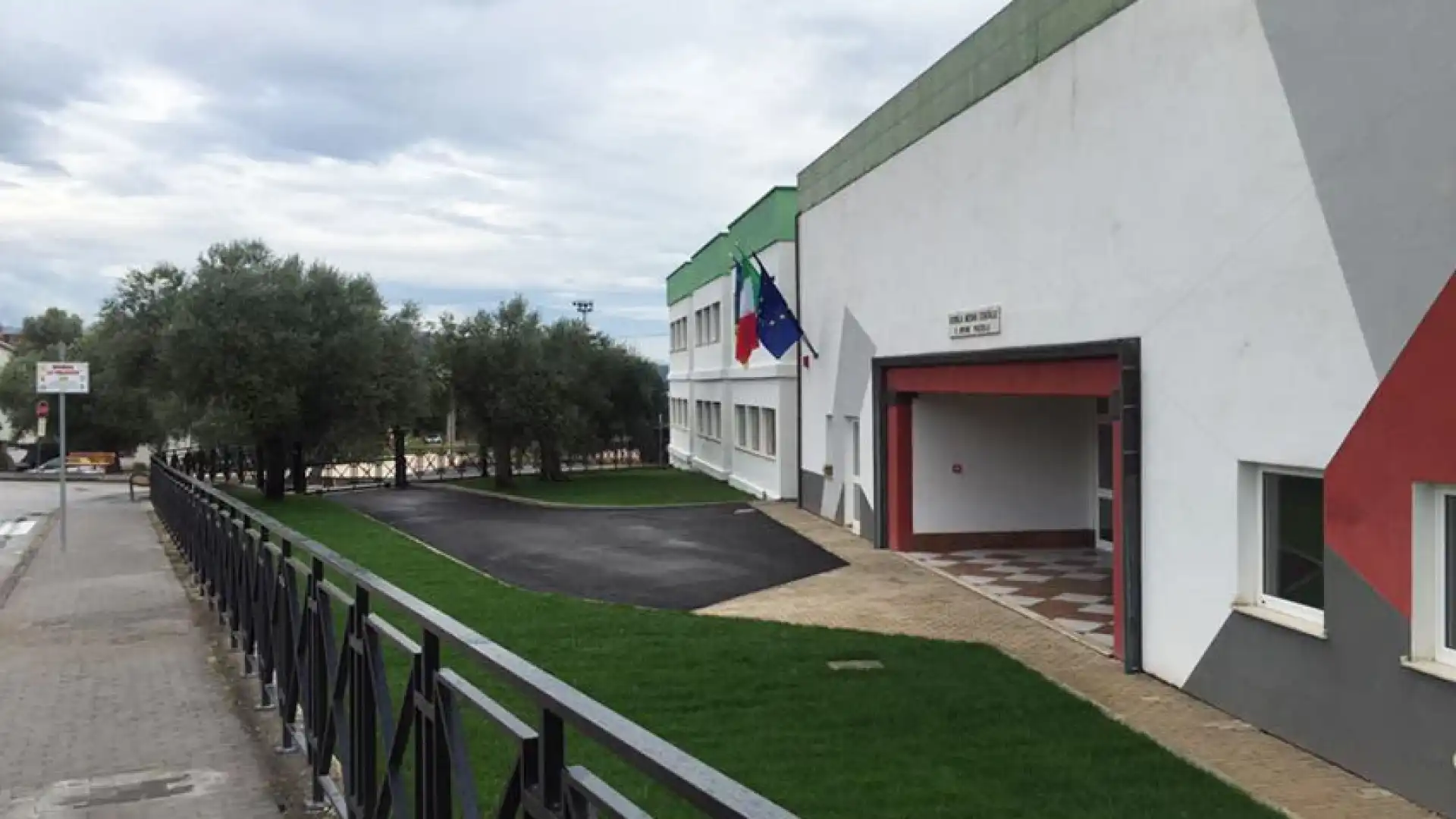 Pozzilli: inaugurata la nuova scuola. “Si tratta di un giorno importante per la nostra comunità”. Stefania Passarelli esprime tutta la sua soddisfazione.