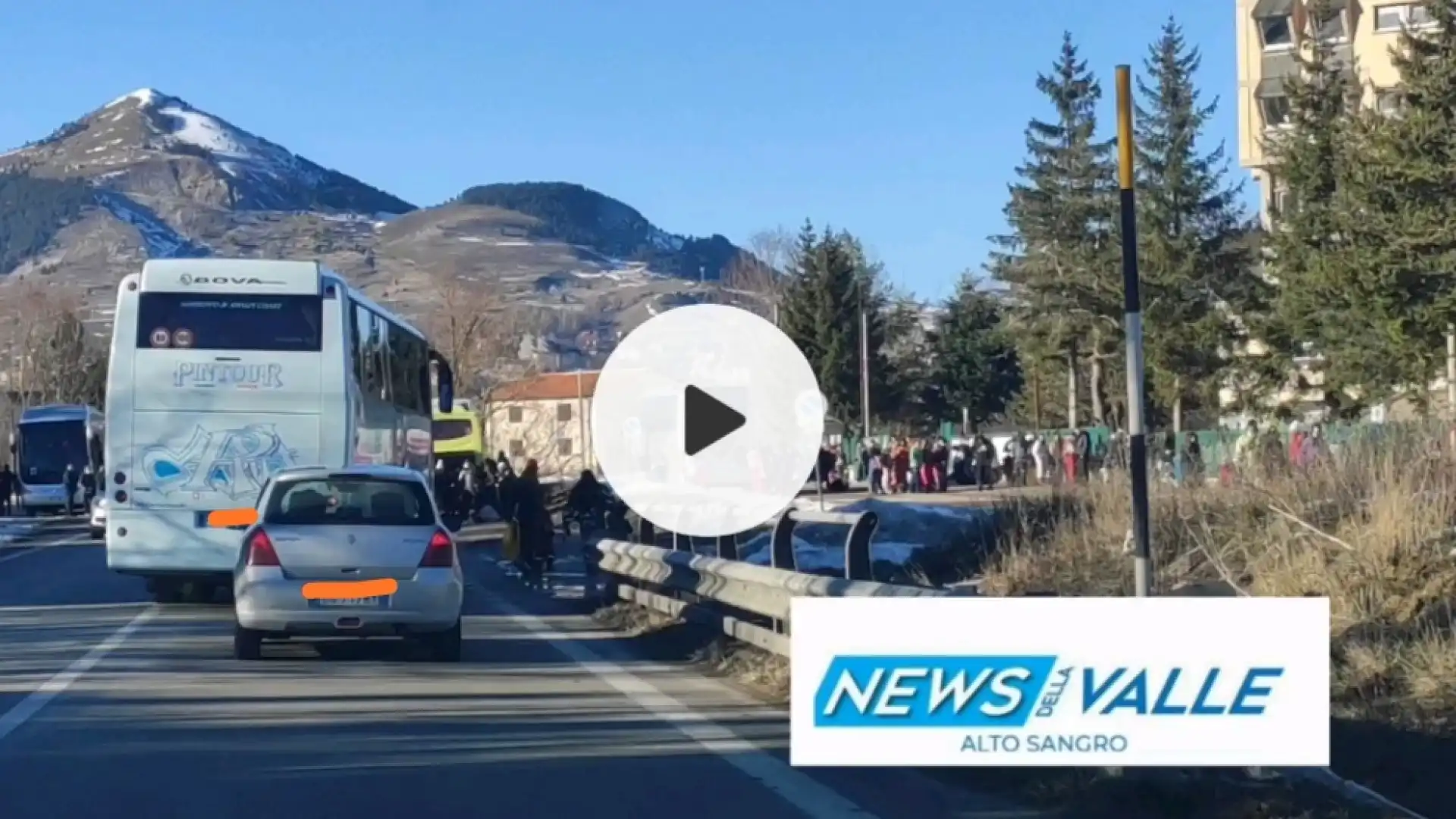 Impianti sciistici, Alto Sangro preso d'assalto dai turisti. Guarda il video