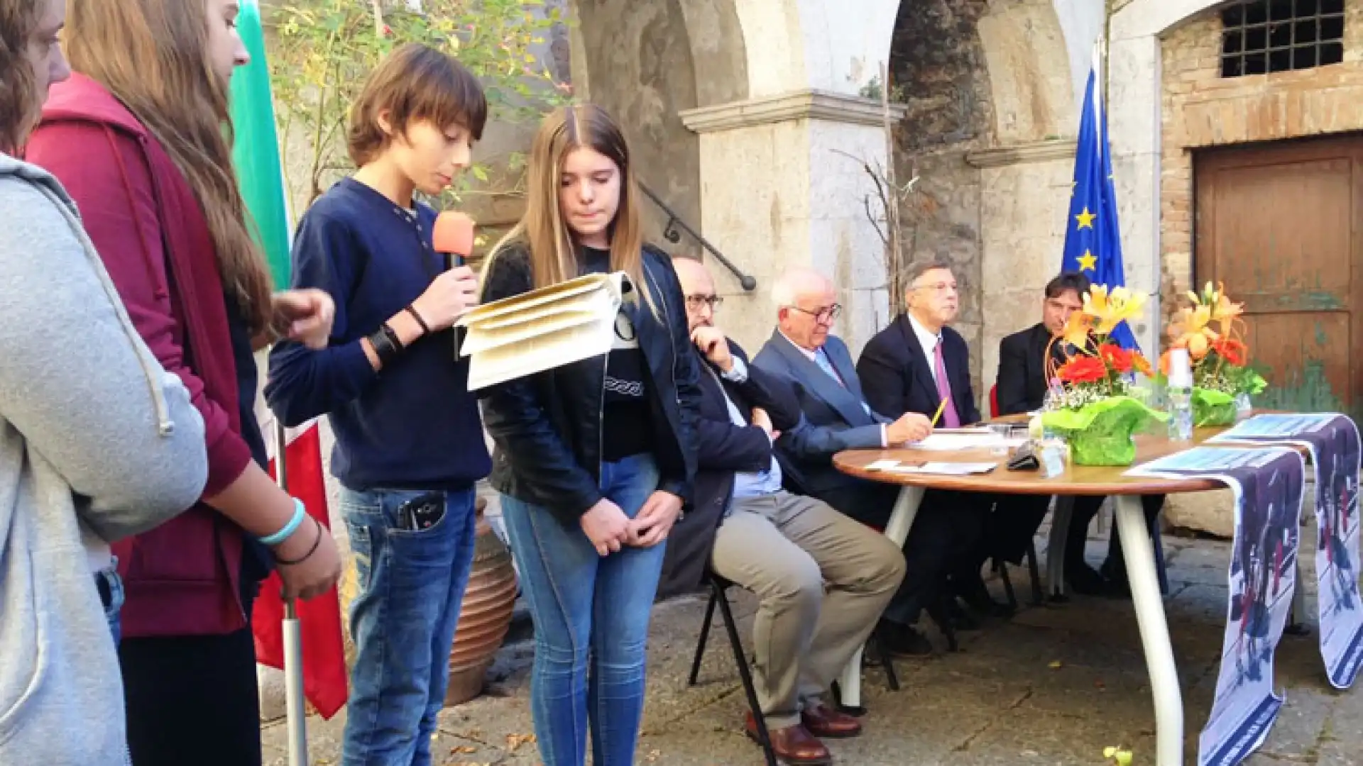 Fornelli: l’eccidio nazista dei Martiri e il confronto con il mondo odierno. Paolo Albano incanta la platea sull’episodio storico ricordando anche la strage di Caiazzo.