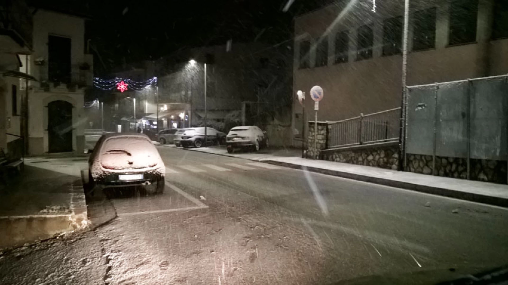 Allerta Meteo: la neve cade copiosa in tutta la Provincia di Isernia. Chiusa la strada per Capracotta a partire dal bivio di Staffoli.