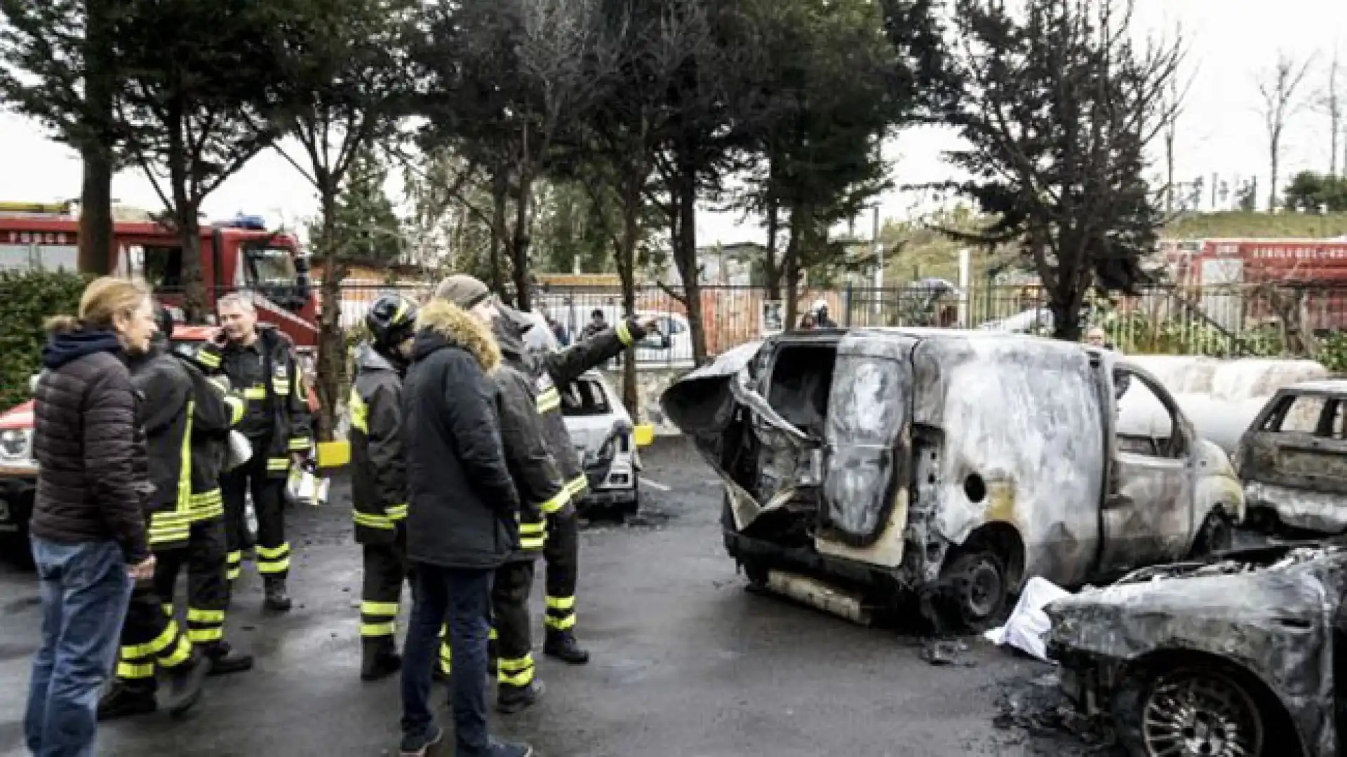 Esplosione bombolone di gas, stazionarie le condizioni dell’operaio collese. Si pensa ad un trasferimento a Bari. I suoi familiari da giorni accanto a lui.