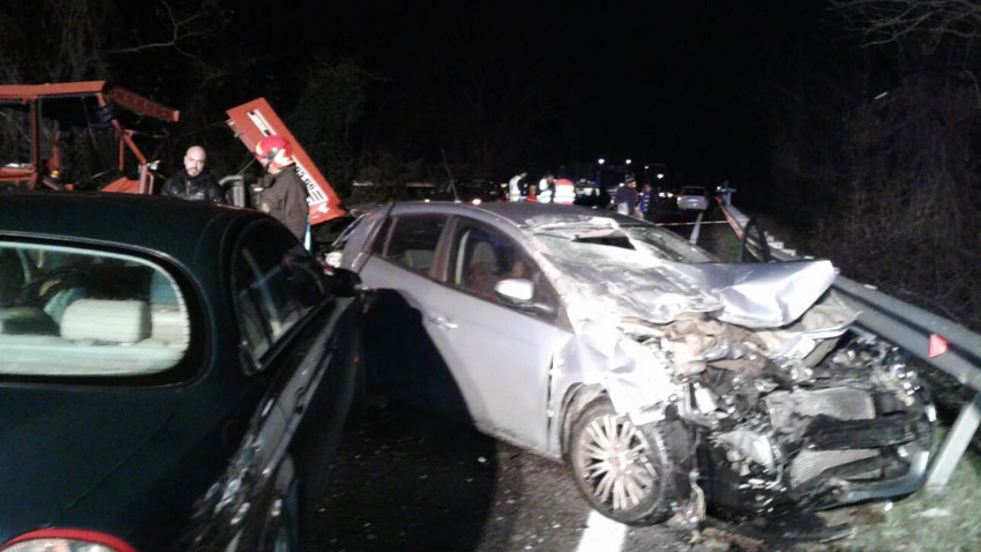 Monteroduni: violento scontro sulla statale 85 coinvolti un trattore e un auto. Due i feriti gravi.