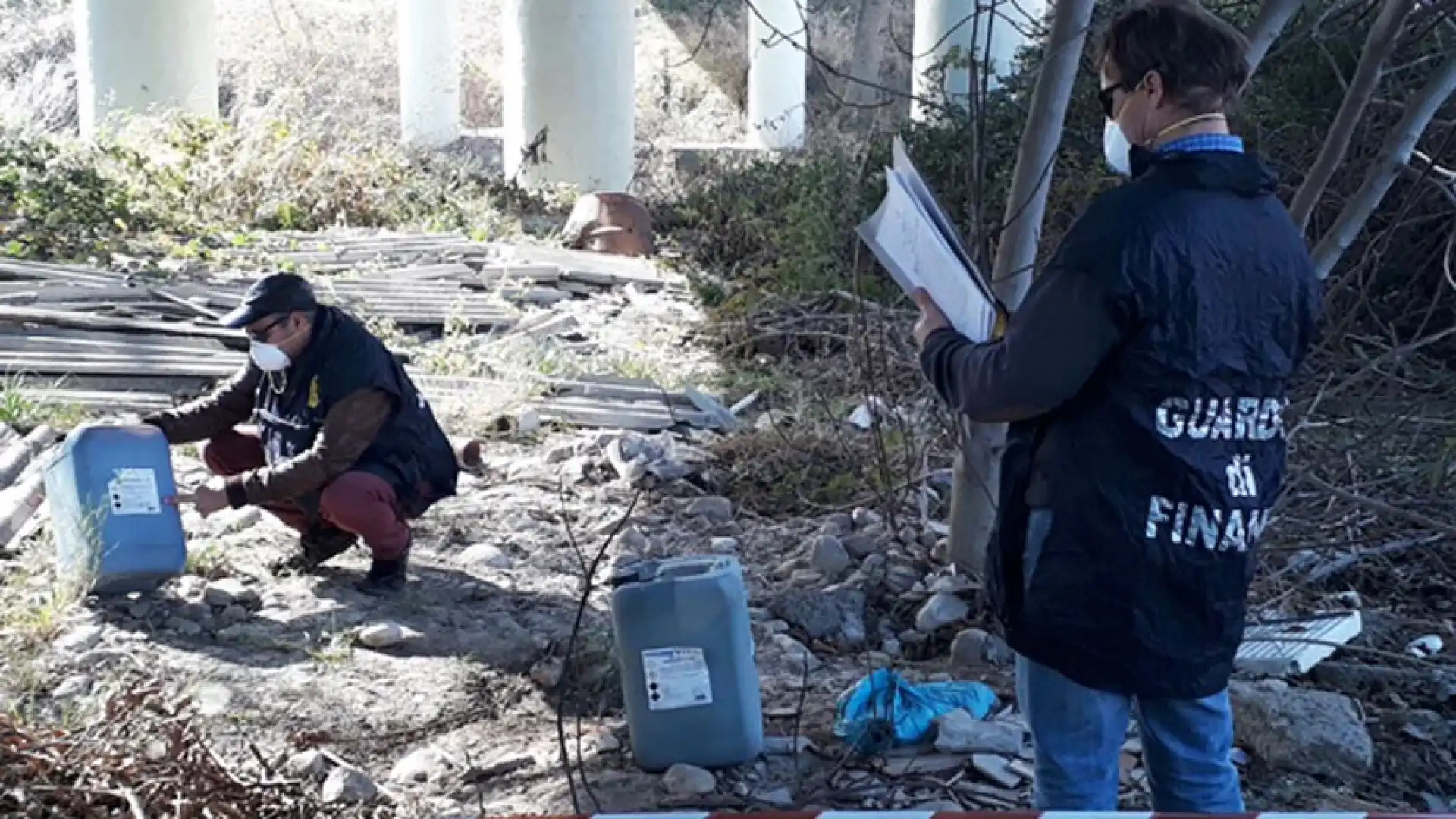 Il Roan di Termoli sequestra discarica abusiva a Guglionesi. Circa mille metri quadrati trasformati in deposito di rifiuti.