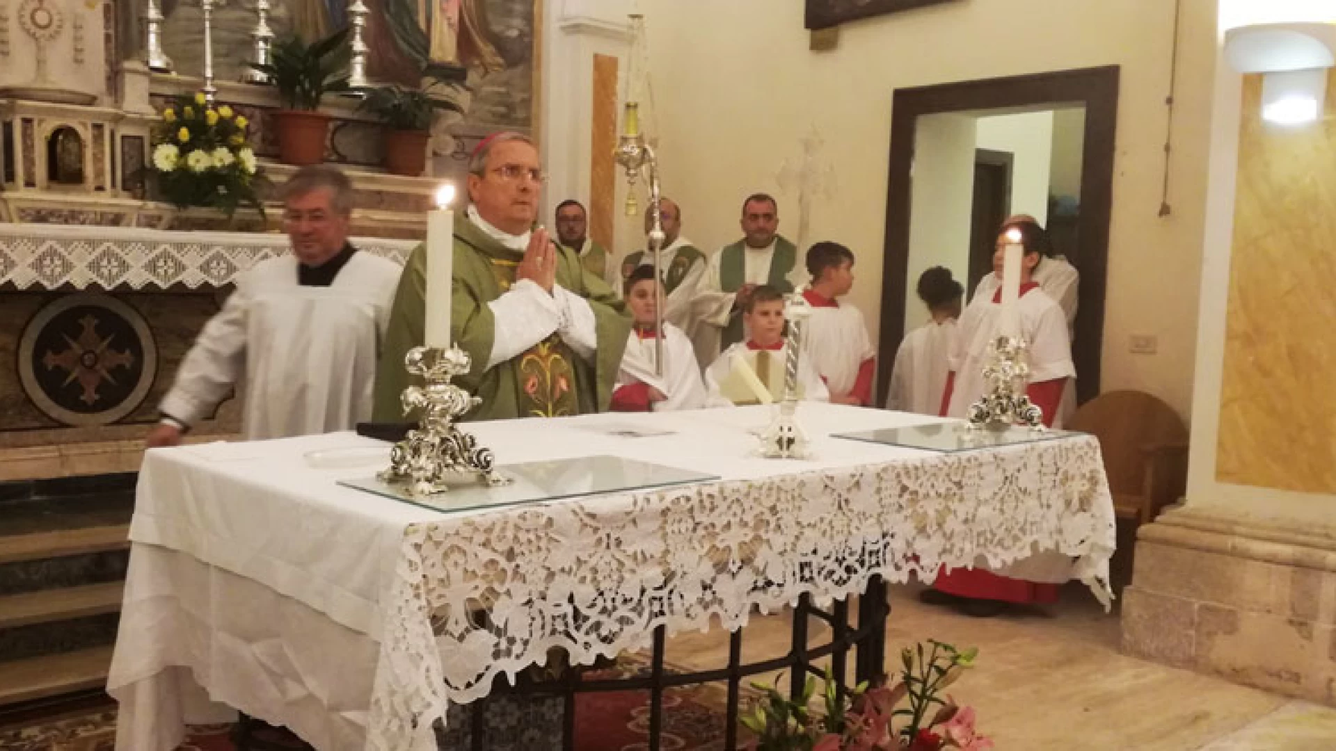 Colli a Volturno: la comunità di fedeli ha accolto il nuovo parroco Don Vincenzo Frino. Il servizio video della cerimonia ufficiale a cura della nostra redazione.
