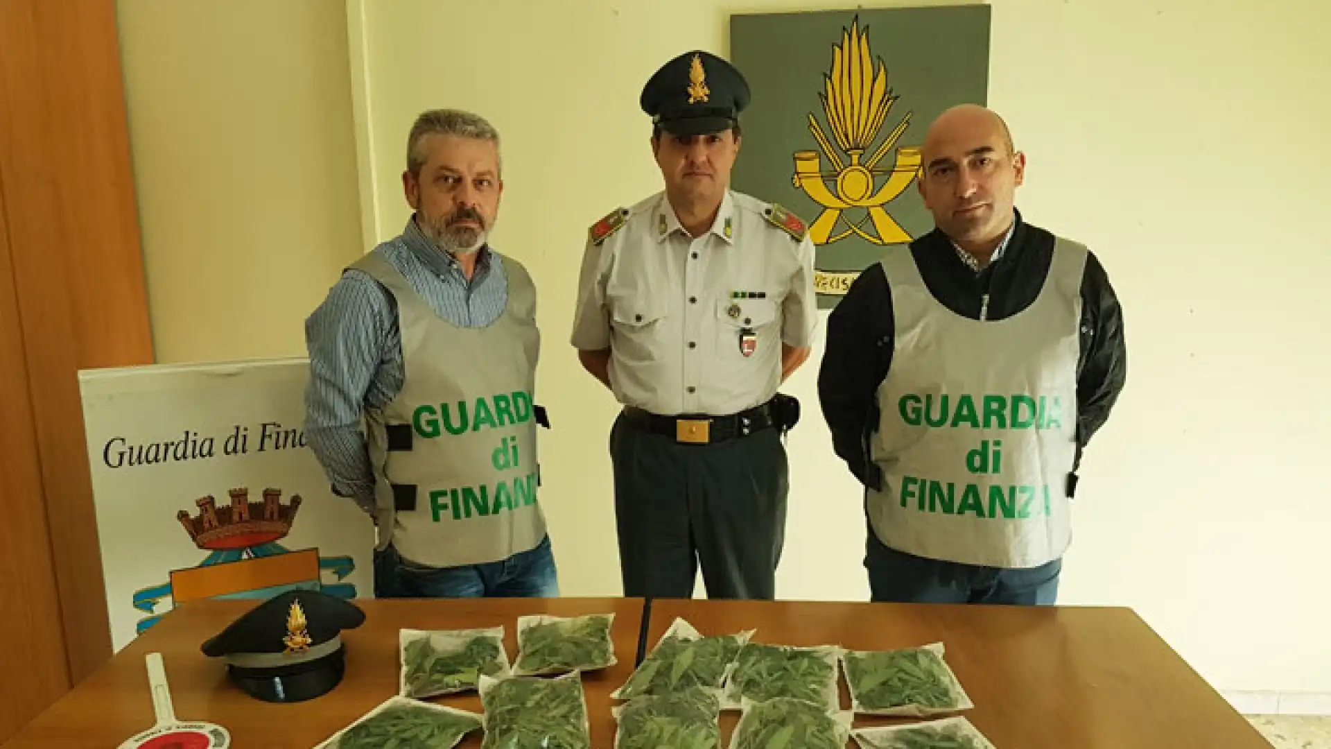 Campobasso: contrasto ai traffici stupefacenti. La Finanza mette sotto sopra il capoluogo di regione. Un arresto e cinque segnalazioni.