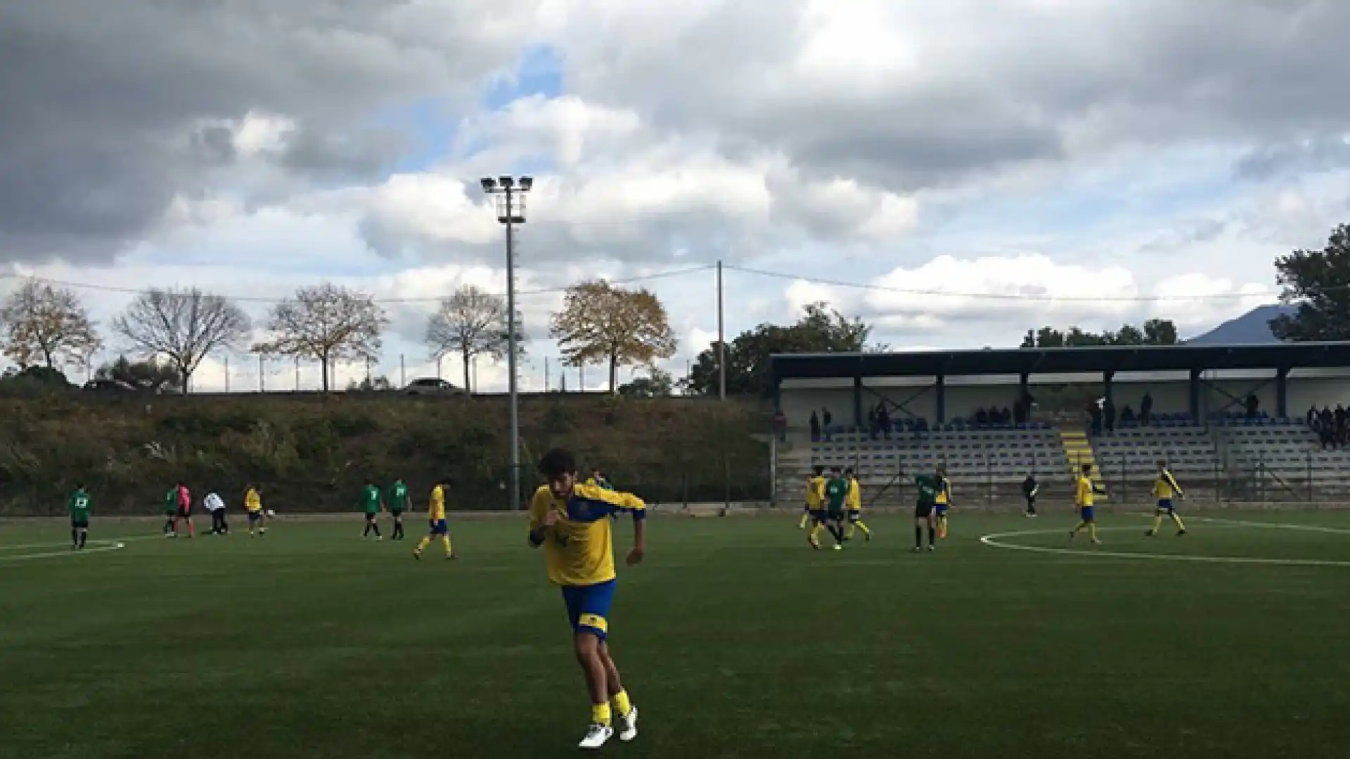 Calcio giovanile: l’Asd Boys Roccaravindola batte la fraterna nella gara di allievi regionale. Un match spettacolare finito 4 a 3.