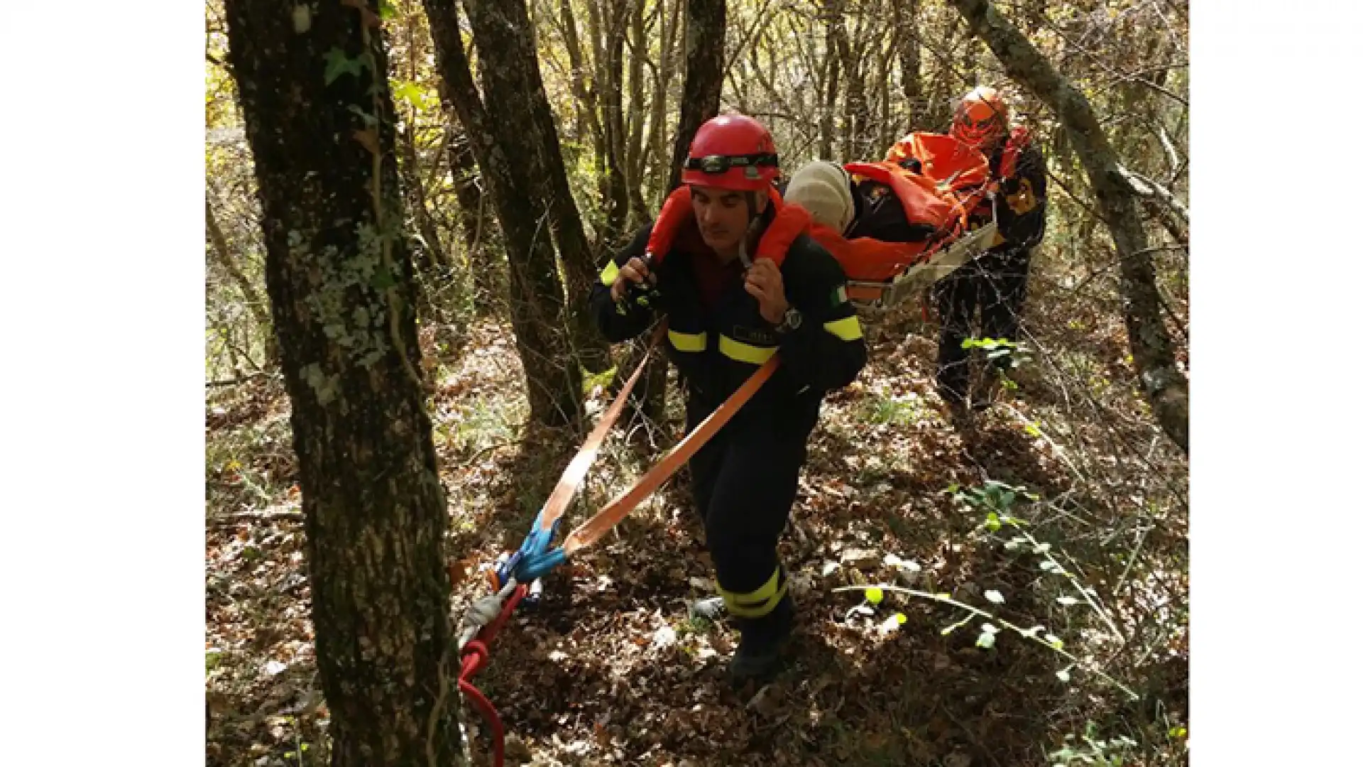 I Vigili del Fuoco si addestrano con i Carabinieri Forestali e con il Soccorso Alpino della Guardia Di Finanza. Le esercitazioni sul territorio di Pesche nei giorni scorsi.