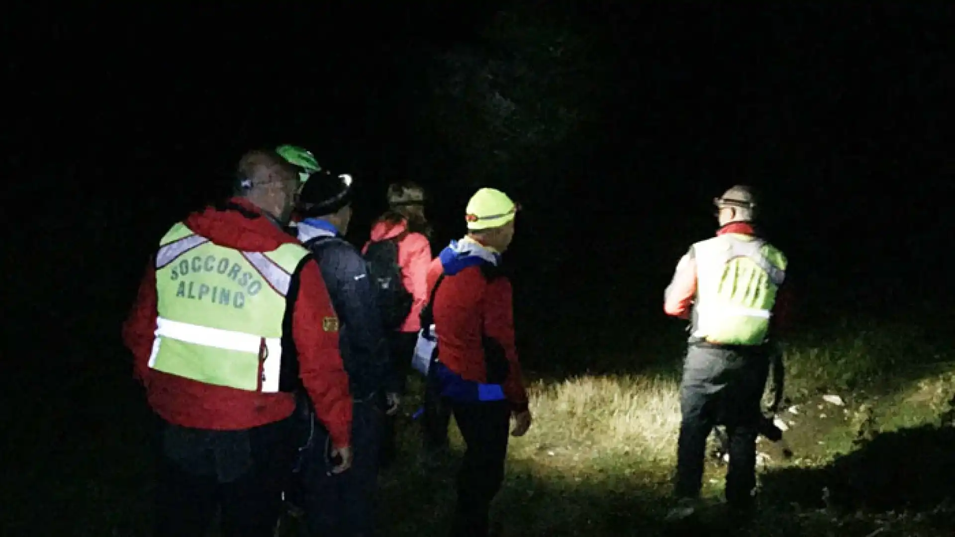 Roccamandolfi: Escursionista cade in un dirupo su Colle Tamburro. Salvato da Soccorso Alpino in operazione notturna con elicottero Aeronautica Militare.