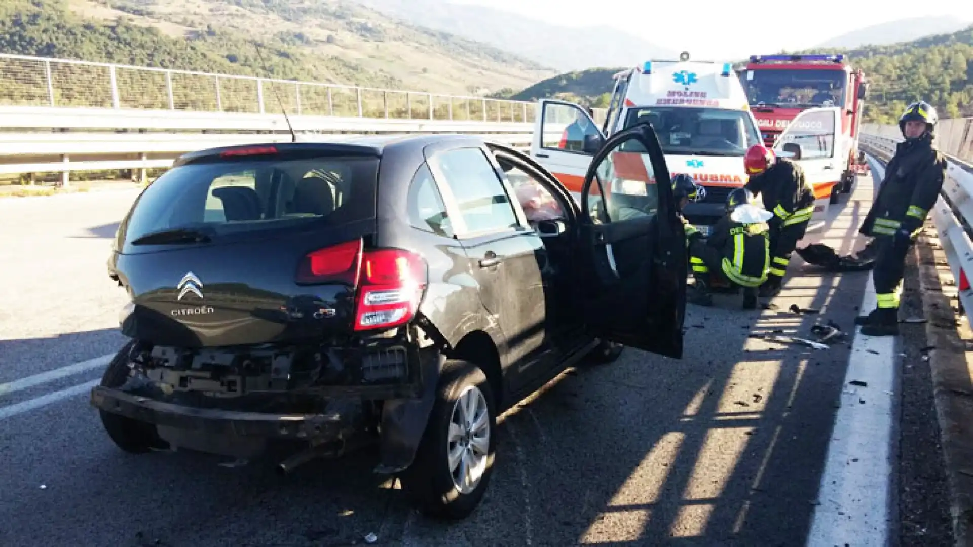 Trignina: insegnante perde il controllo del mezzo e si schianta. Tirata fuori illesa dalle lamiere dai Vigili del Fuoco di Isernia.