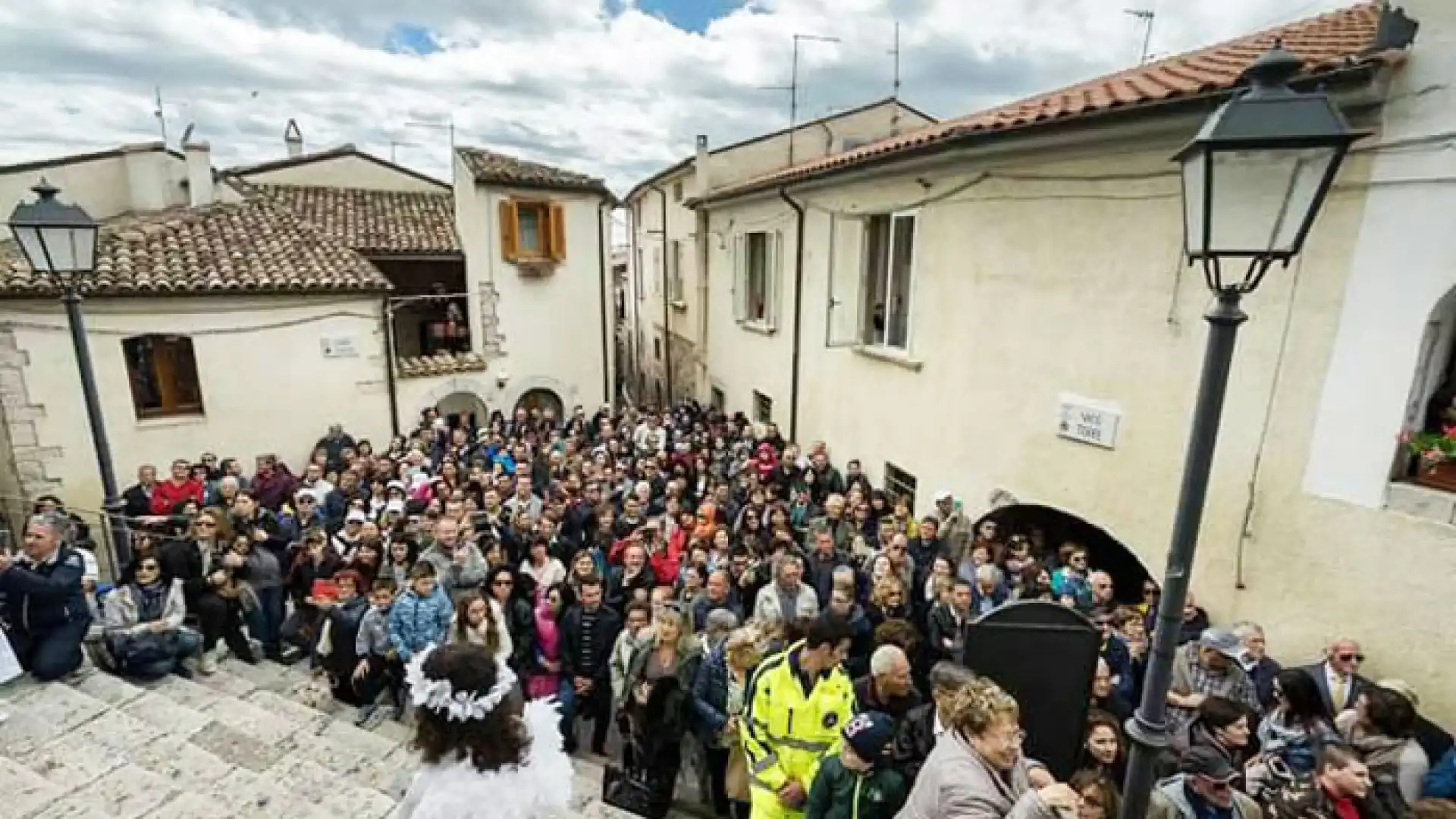 Fornelli: Pasquetta al Borgo, appuntamento imperdibile lunedì 2 aprile. Verrà riproposta ai fedeli la Discesa dell’Arcangelo.