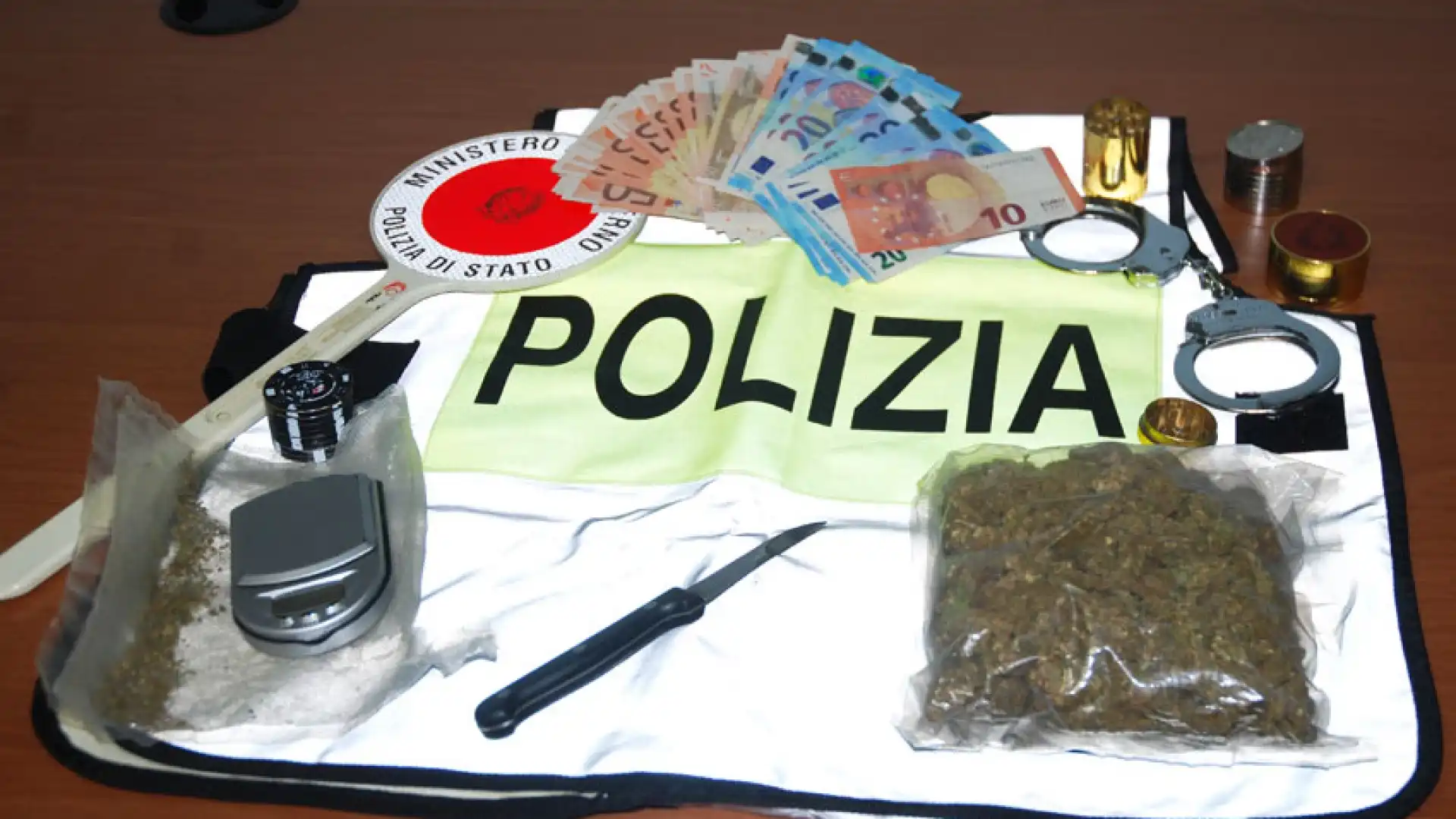 Isernia: la Polizia arresta un pregiudicato per spaccio di droga. Sequestrata eroina.  Operazioni degli uomini della Questura in tutta la città pentra.