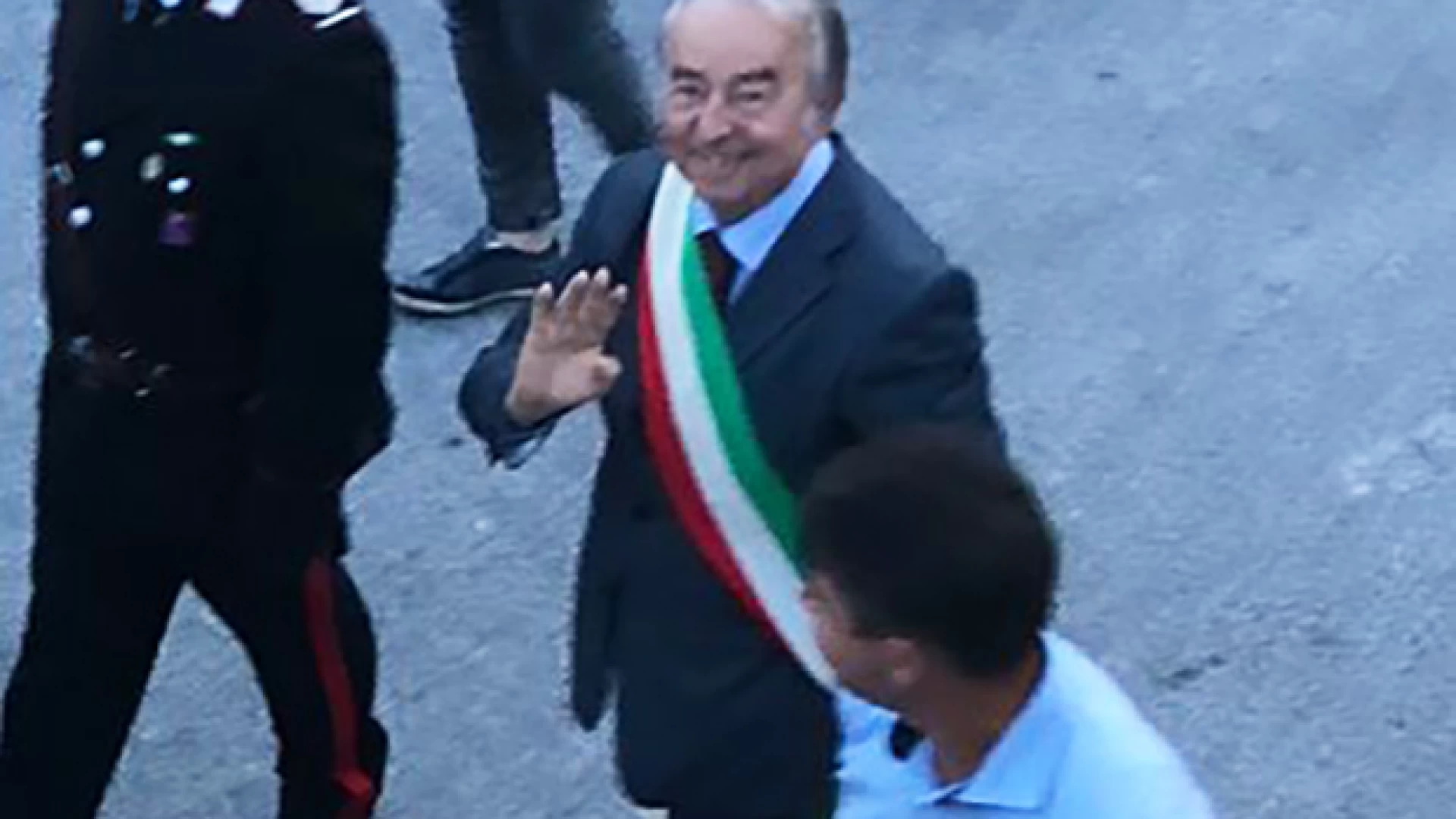 Montaquila: il sindaco uscente Franco Rossi si congratula con il neo primo cittadino Marciano Ricci e si congeda ufficialmente dai suoi concittadini.