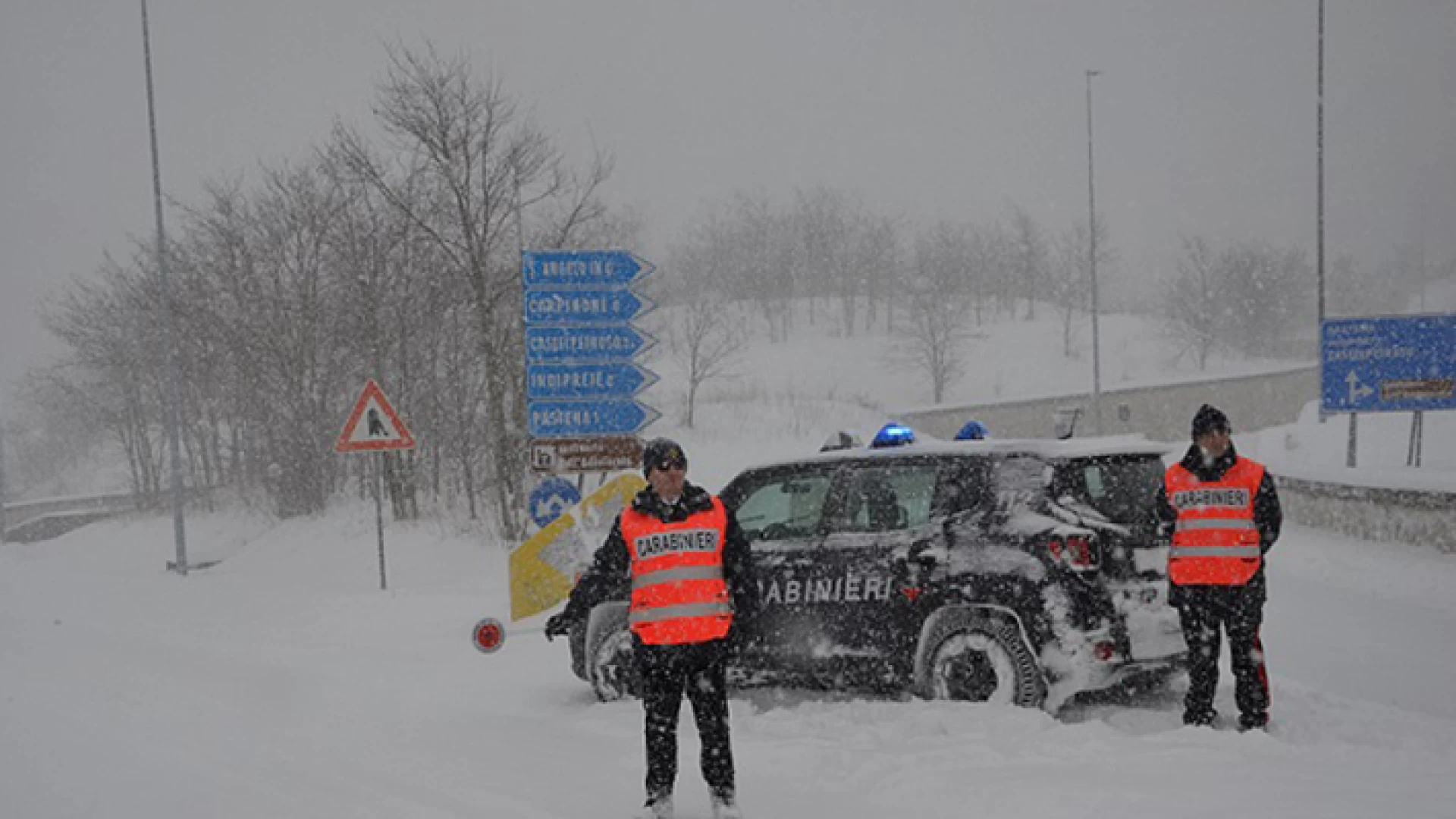 Isernia: Emergenza gelo e neve, Carabinieri in prima linea per assistere la cittadinanza su tutto il territorio della provincia.