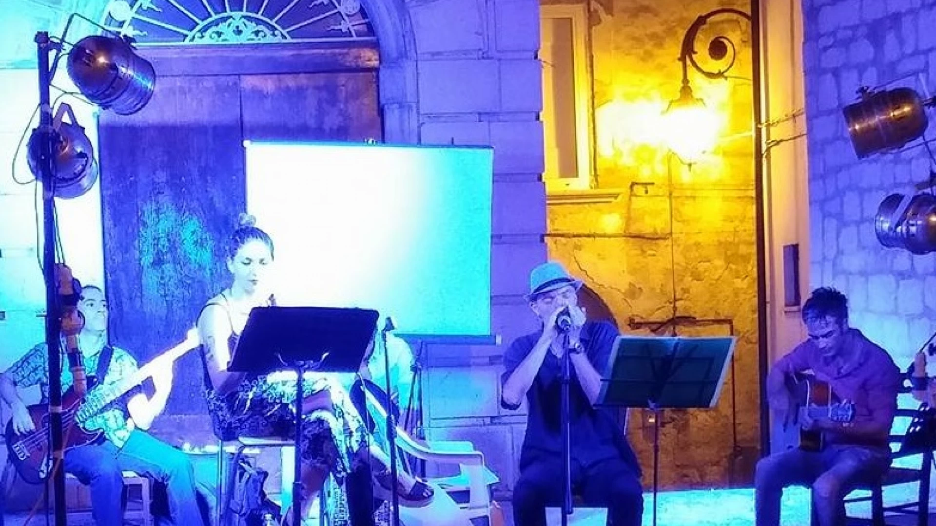 Campobasso: prevenire con la musica, volano profilattici al doppio concerto in città. Percussioni e blues per gli amanti di ogni genere.