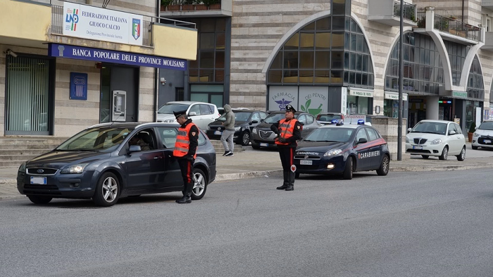 Isernia: In tasca lo smartphone rubato. I Carabinieri denunciano una donna.