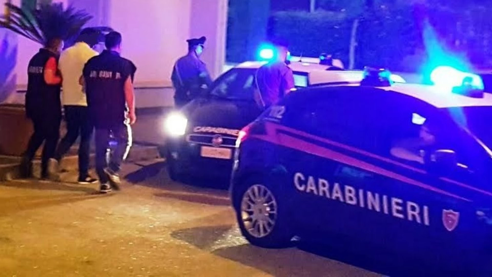 Pozzilli: incredibile, coppia di ladri chiama i Carabinieri per essere arrestata. Avevano perpetrato un furto all’interno di una officina di demolizioni auto.