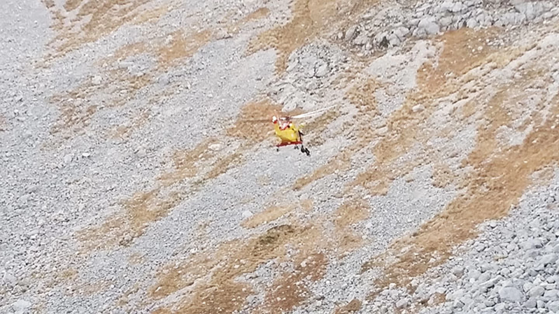 Escursionisti bloccati a quota duemila metri su Monte Mare nel cuore delle Mainarde. Salvati dall’intervento aereo del soccorso alpino.