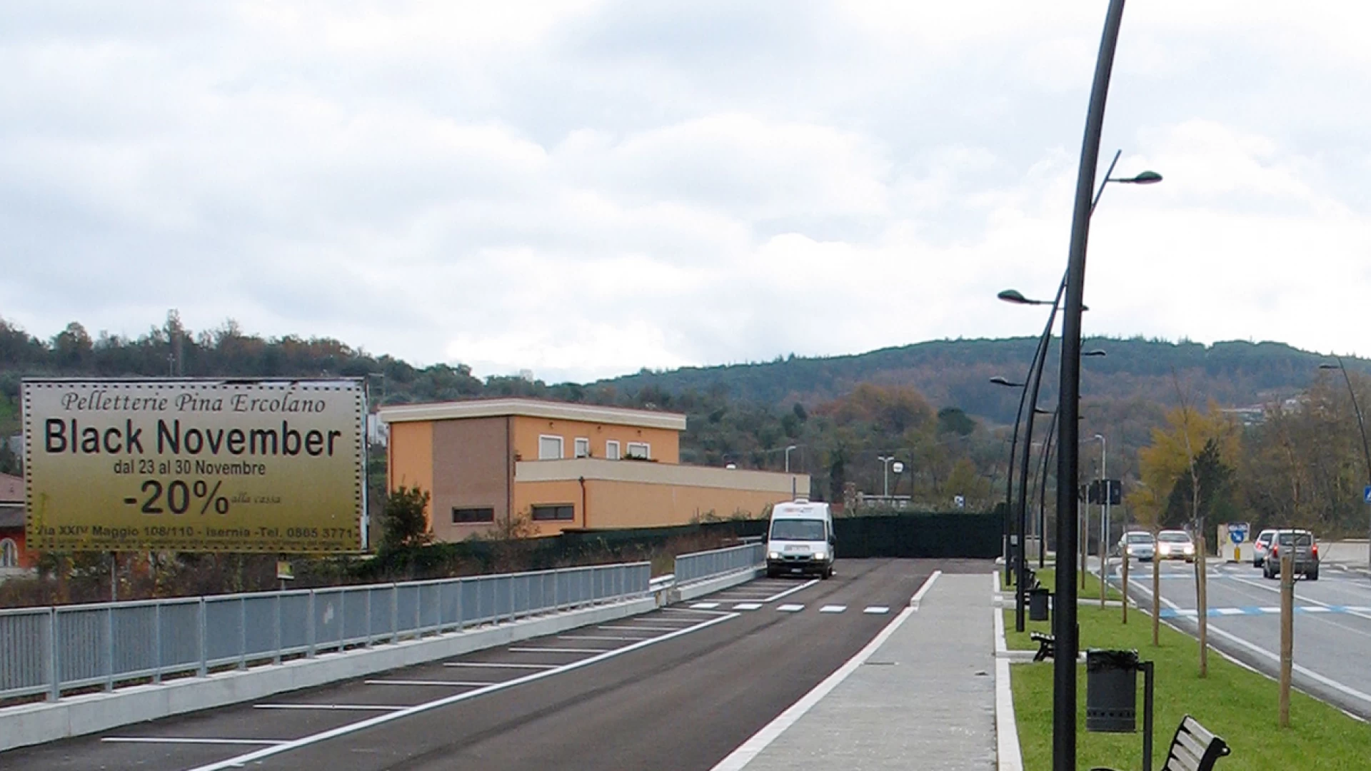 Isernia: inaugurati i nuovi parcheggi tra la strada Isernia Nord e Viale dei Pentri. Creato anche uno spazio verde per tutti i cittadini.