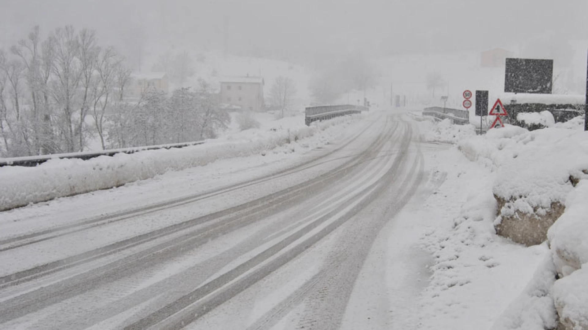 Neve e gelo in arrivo sul Molise da domani sera. Diramata allerta meteo dalla Protezione Civile.