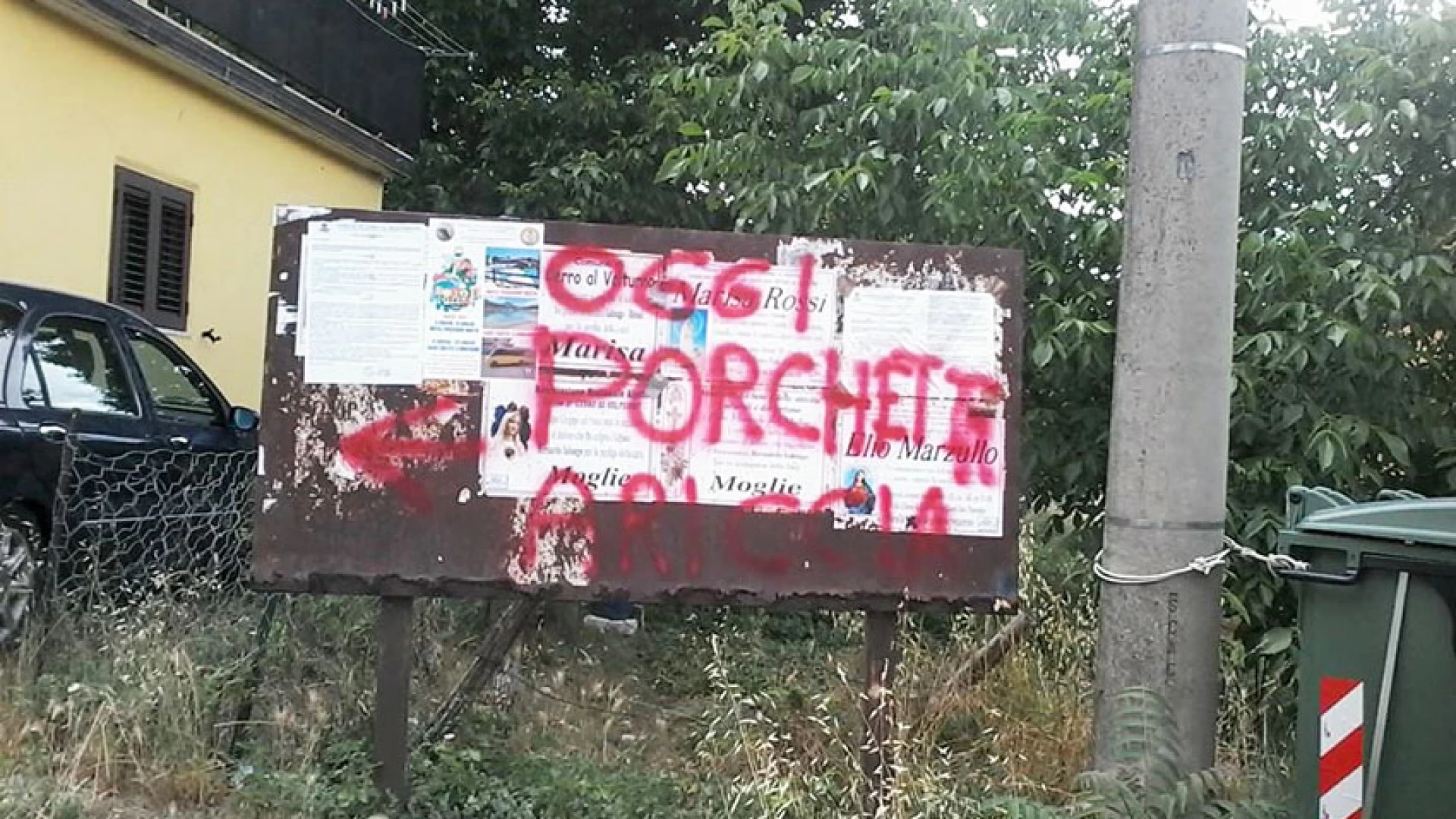 Cerro al Volturno:vandali offendono i “defunti”. Scritte ridicole sulle bacheche pubbliche. L’indignazione del consigliere Paolone.