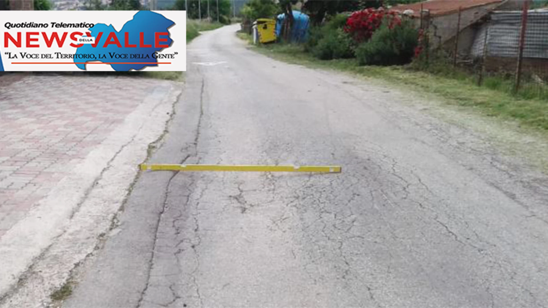 Strada comunale Fragnete – Macchia d’Isernia i cittadini ne chiedono la messa in sicurezza. Avvallamenti pericolosissimi per automobilisti e ciclisti.