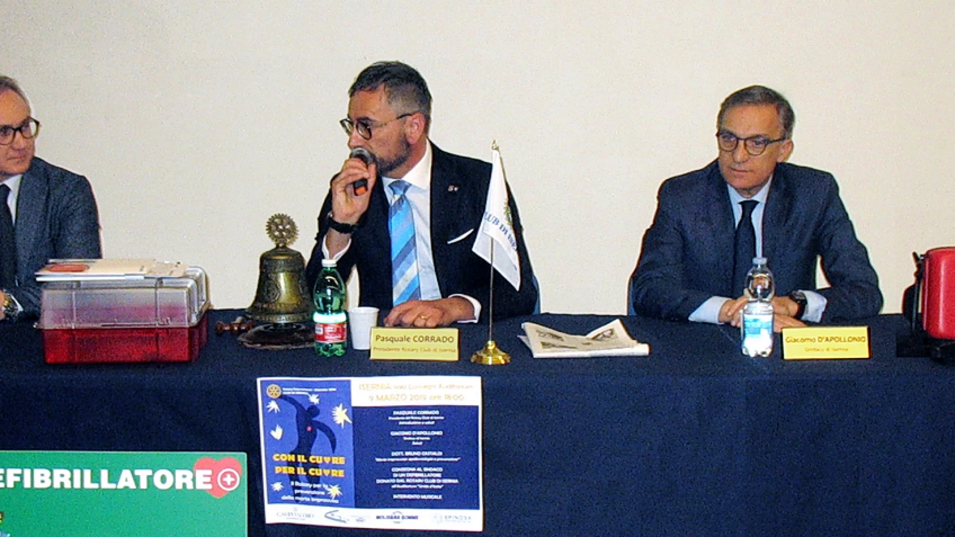 Isernia: il Rotary dona un defibrillatore alla città