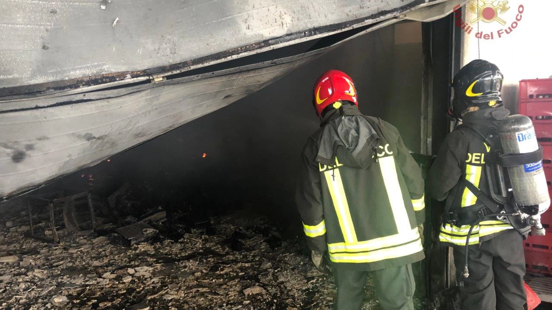 Bagnoli del Trigno: concluse da poco le operazioni di spegnimento dello stabilimento di carni andato a fuoco. Guarda il video fornito dai Vigili del Fuoco.