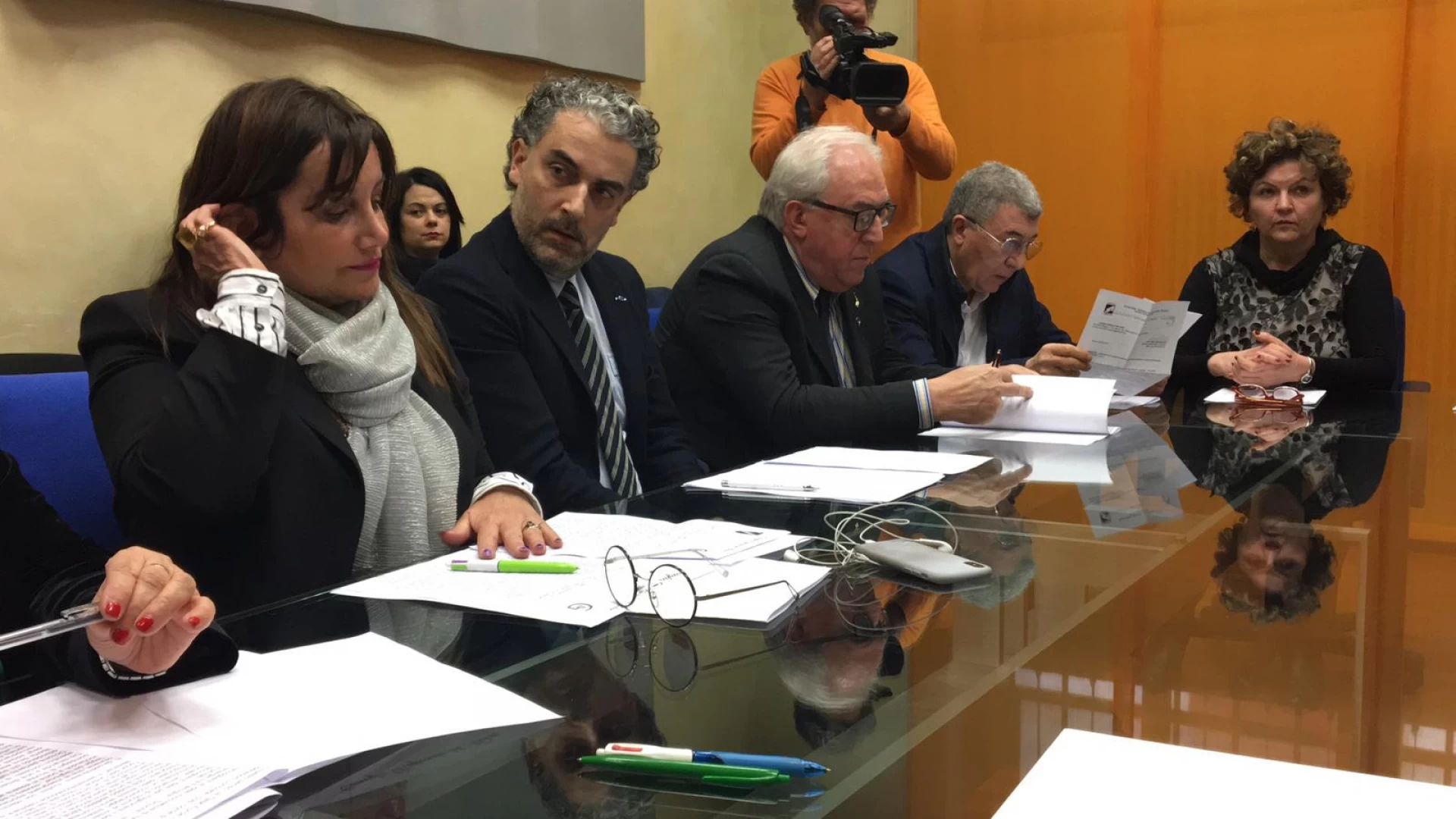 Campobasso: si è svolto stamani il tavolo tecnico per avviare una task-force operativa contro le violenze sui minori. A condurre i lavori Filomena Calenda, presidente IV Commissione Permanente e Leontina Lanciano.