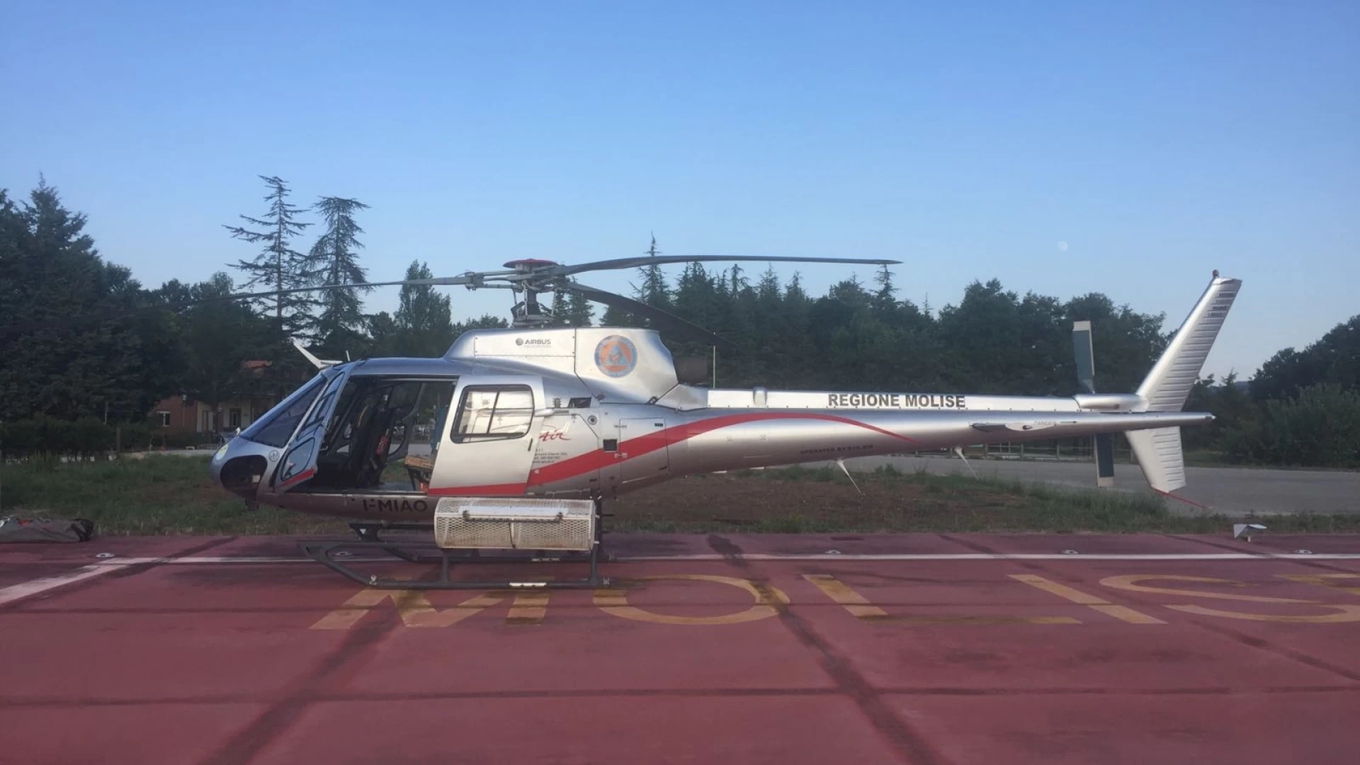 Campobasso: campagna antincendi boschivi, a Campochiaro elicottero a disposizione della Protezione Civile.