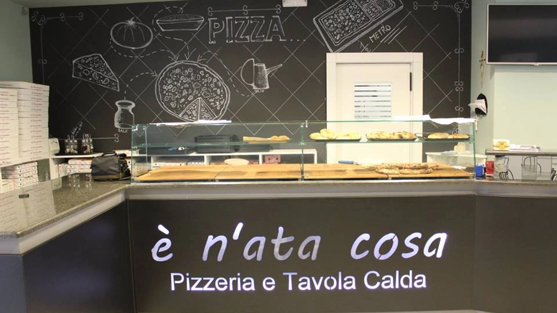 Isernia: alla Pizzeria e Tavola Calda “E’ n’ata cosa” i sapori genuini del Molise ed una pizza imbattibile.