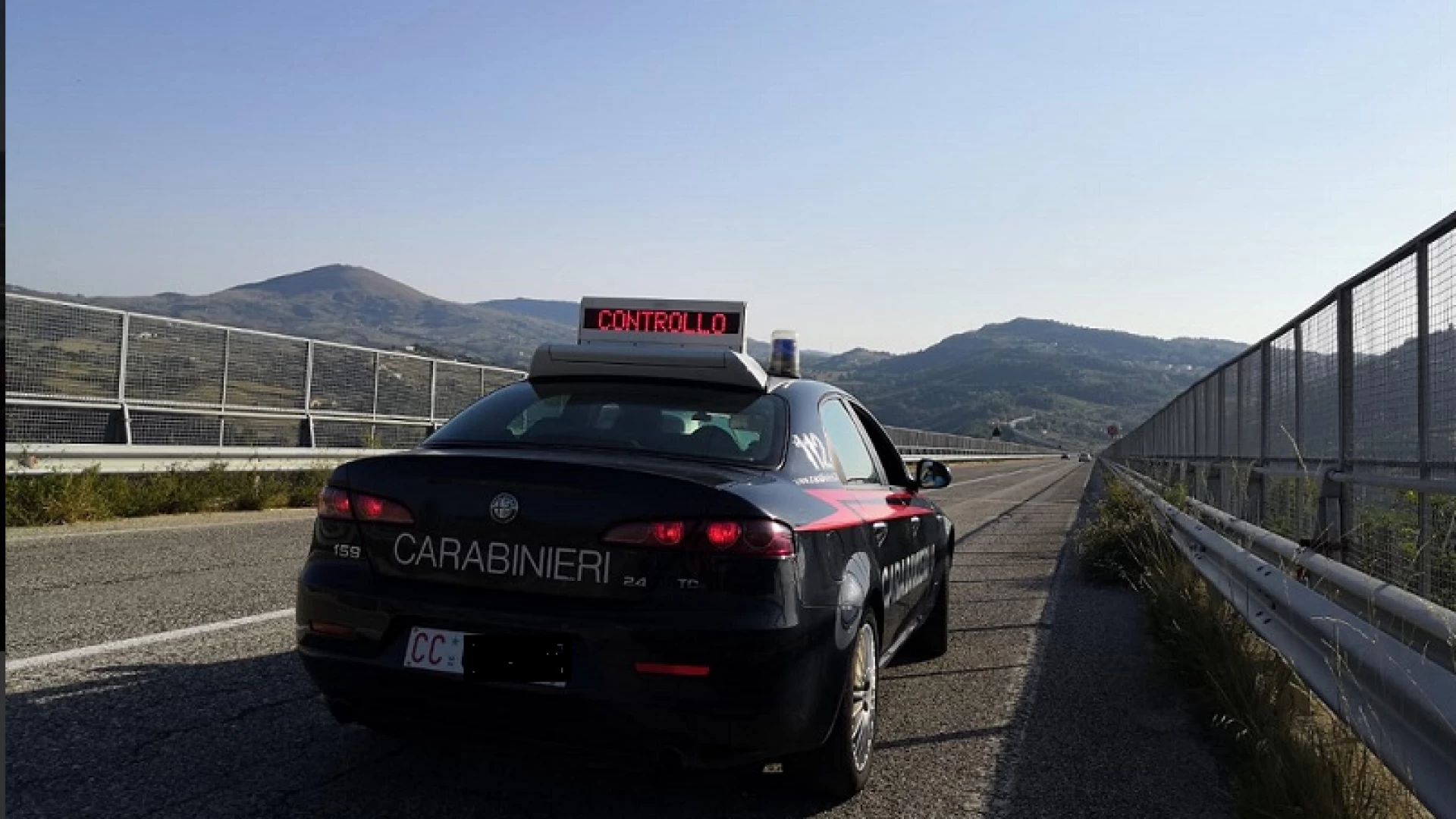 Agnone: Minaccia di togliersi la vita con un coltello, Carabinieri lo confortano e lo convincono a desistere.