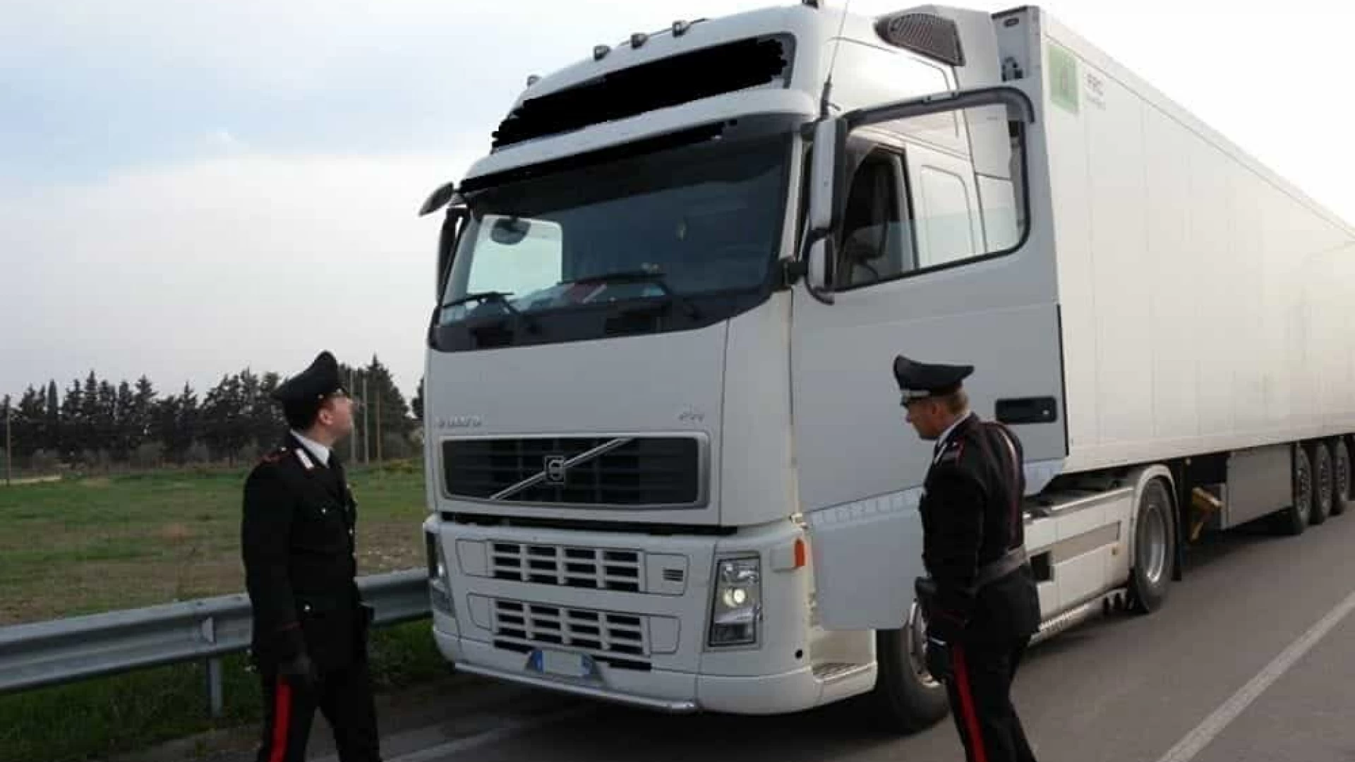 Venafro (IS): Quattro persone denunciate dai Carabinieri per falsità materiale, false attestazioni, truffa in commercio e guida senza  patente.