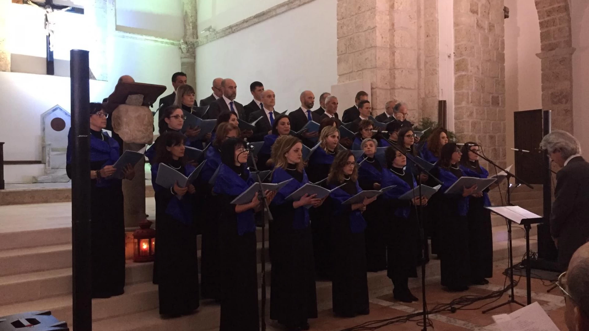 Dalle Luci alla Luce, a San Vincenzo al Volturno si accende il Natale. Guarda il servizio