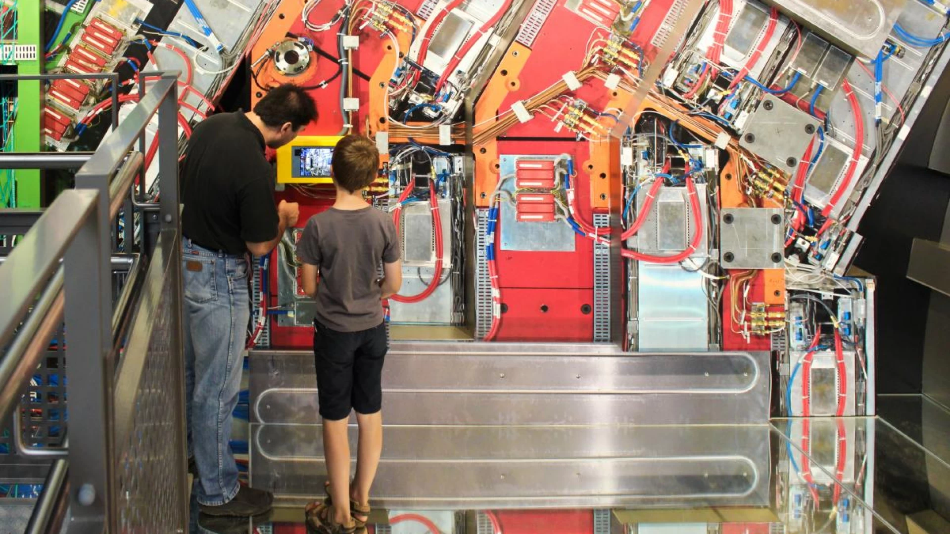 I ragazzi dell’Alfano, l’INFN di Frascati, il CERN di Ginevra e i laboratori del Gran Sasso: scuola, ricerca scientifica e innovazione tecnologica