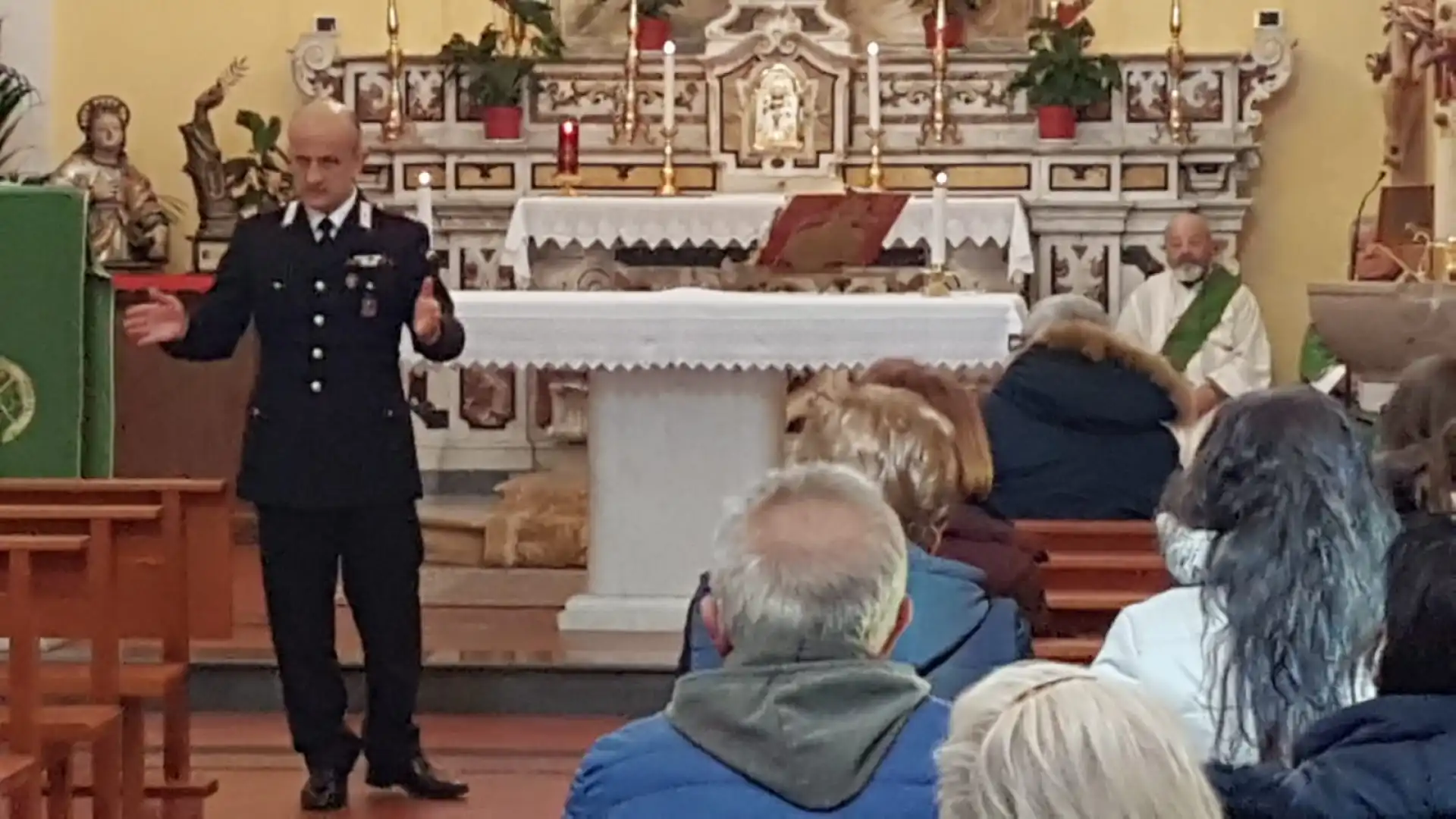 Sant’Agapito, i Carabinieri incontrano la cittadinanza per metterla in guardia contro le truffe.